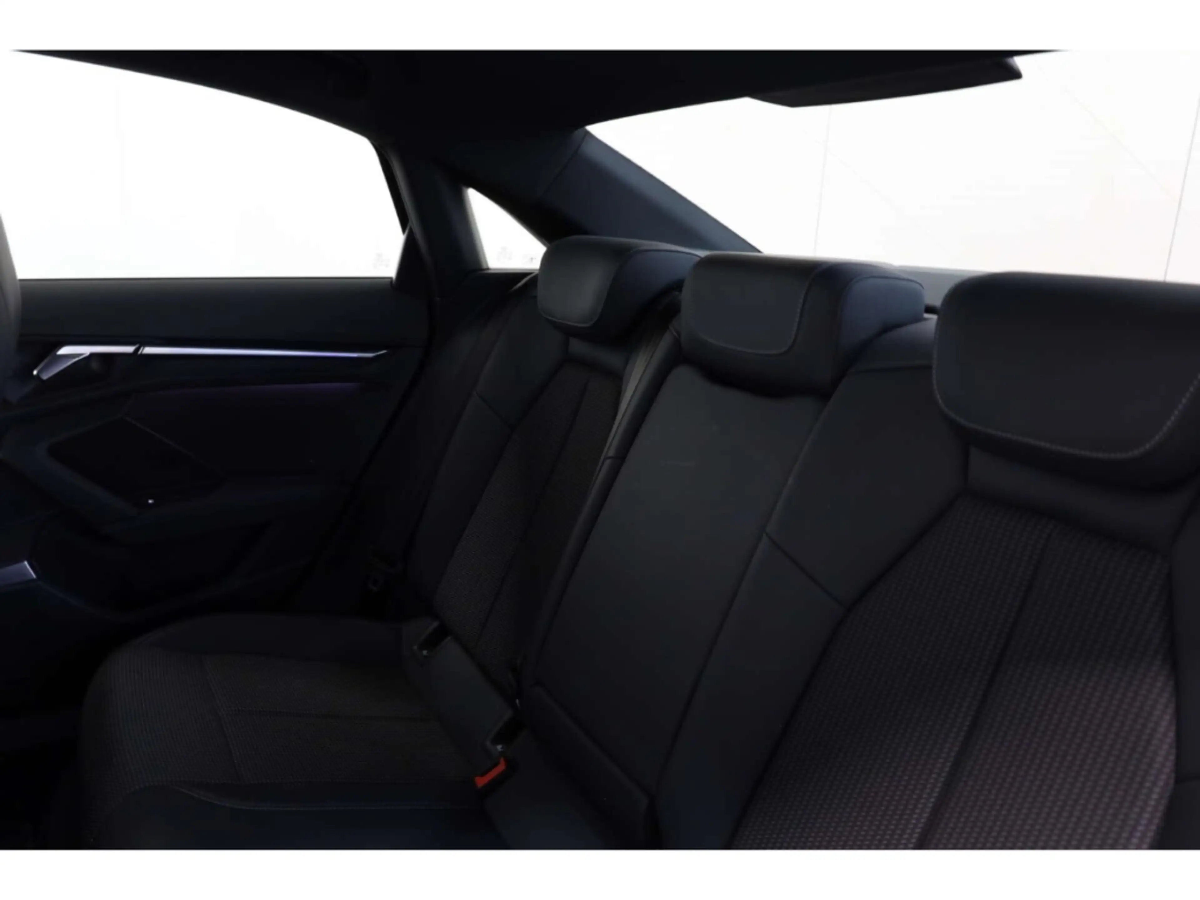 Audi S3 Limousine TFSI quattro — photo 11