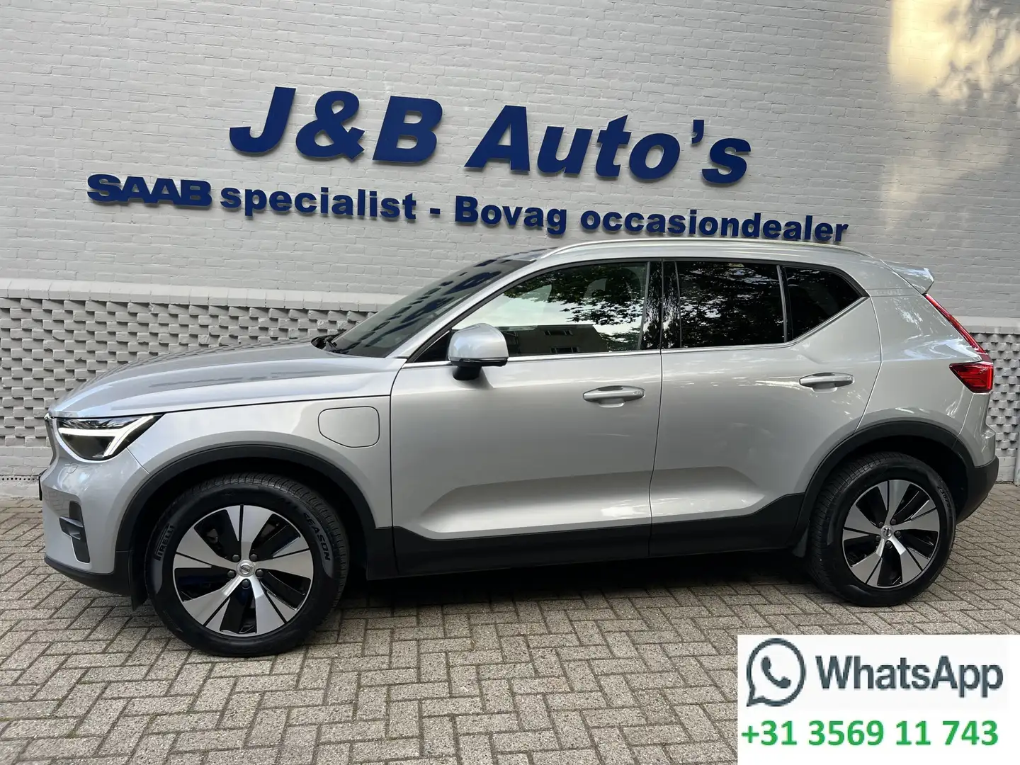 Volvo XC40 1.5 T4 Recharge Core Bright Achteruitrijcamera Nav Gris - 1