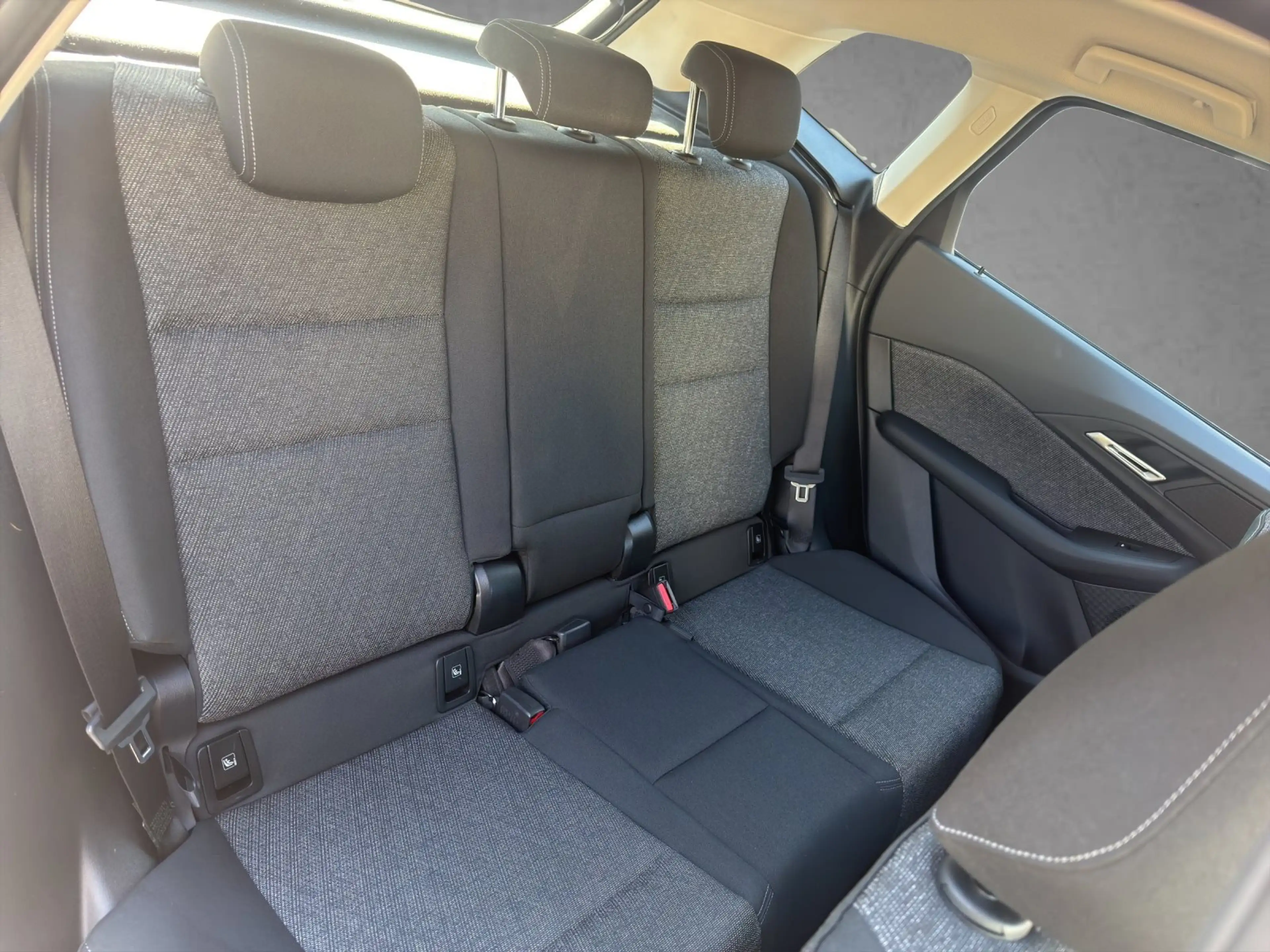 BMW 225 e xDrive Active Tourer Sitzhzg RFK Standhzg Reifen — photo 14