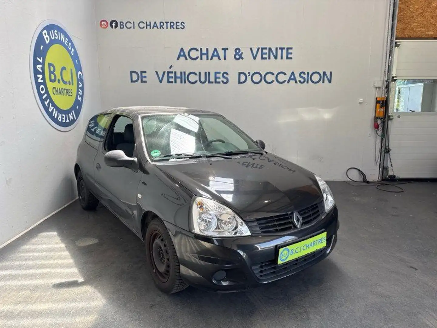 Renault Clio II CAMPUS 1.2 16V 75CH AUTHENTIQUE 3P Noir - 2