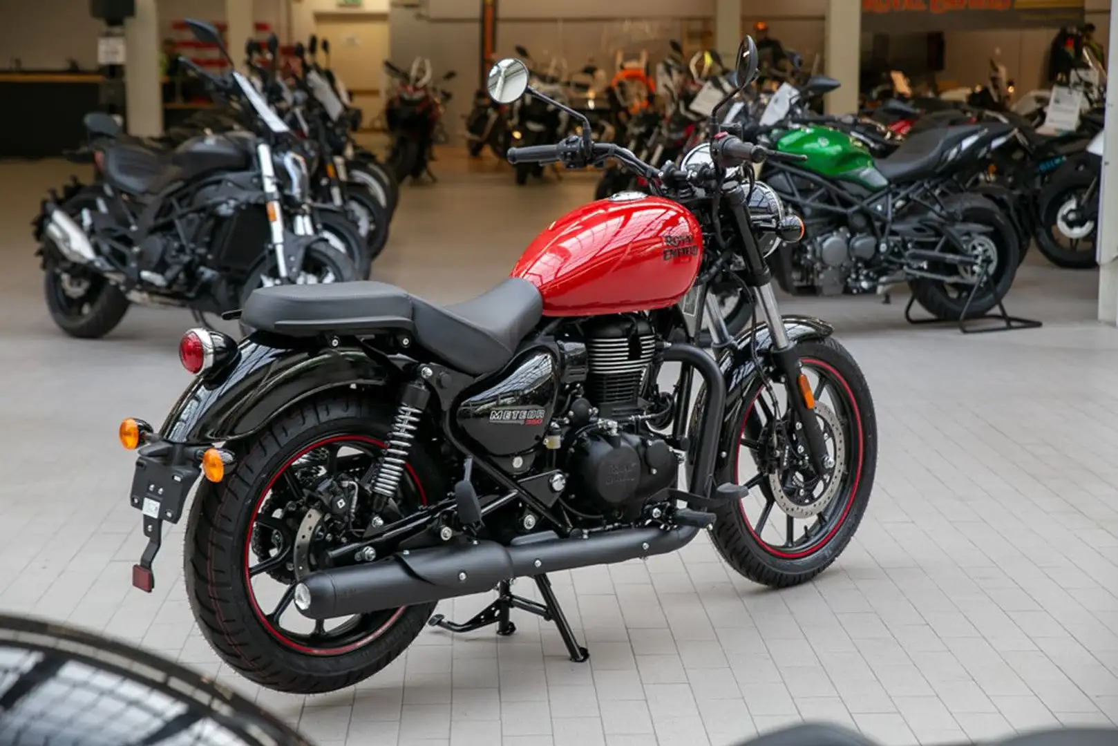 Royal Enfield Meteor 350 Fireball ABS, sofort lieferbar Red - 2