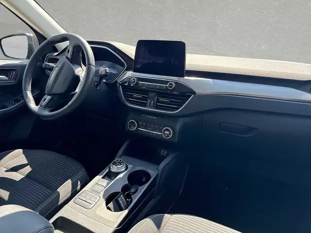 Ford Kuga view 4