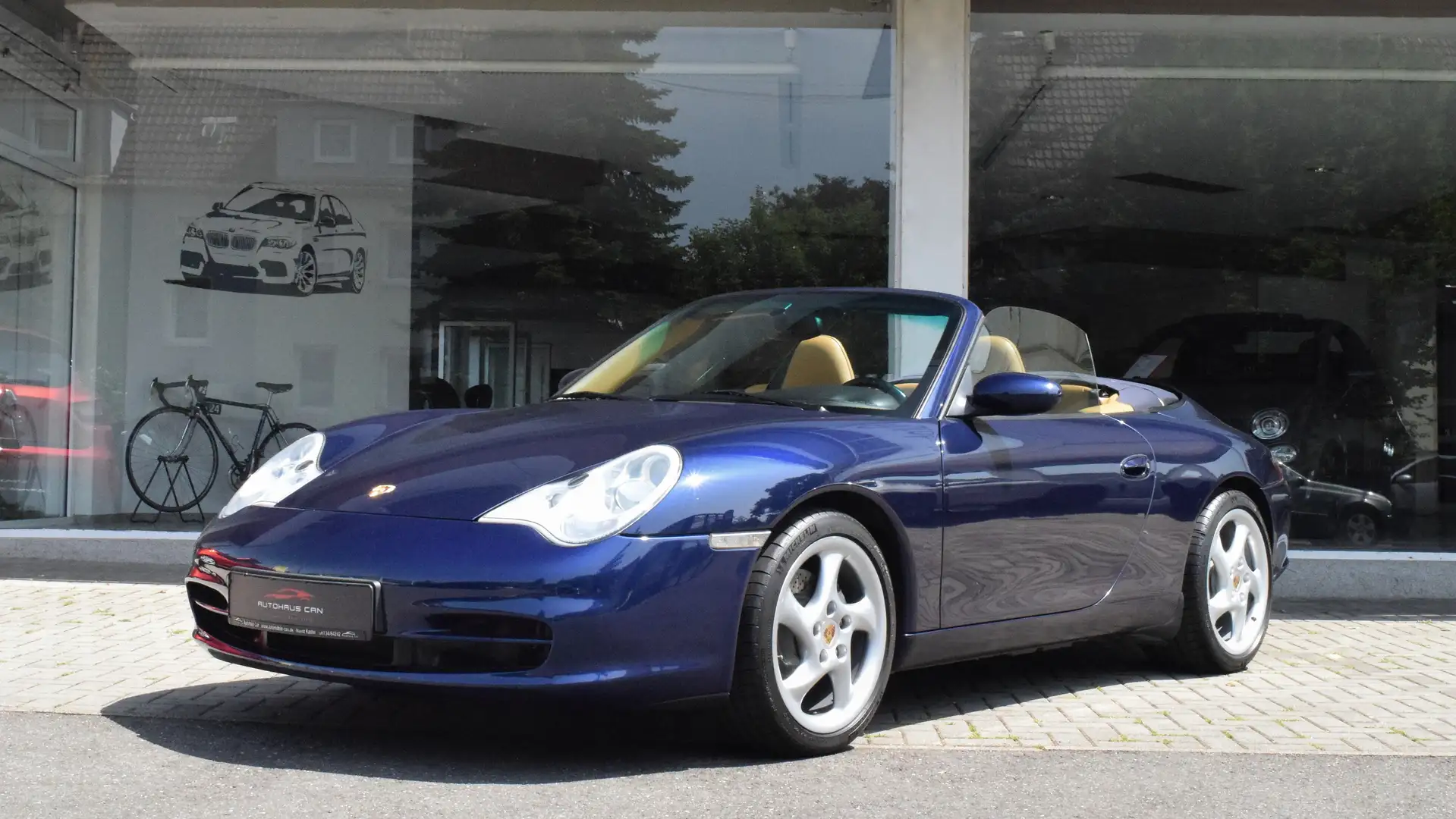 Porsche 996 CARRERA 4 CABRIOLET LIEBHABERFAHRZEUG SPORTSITZE! Bleu - 1