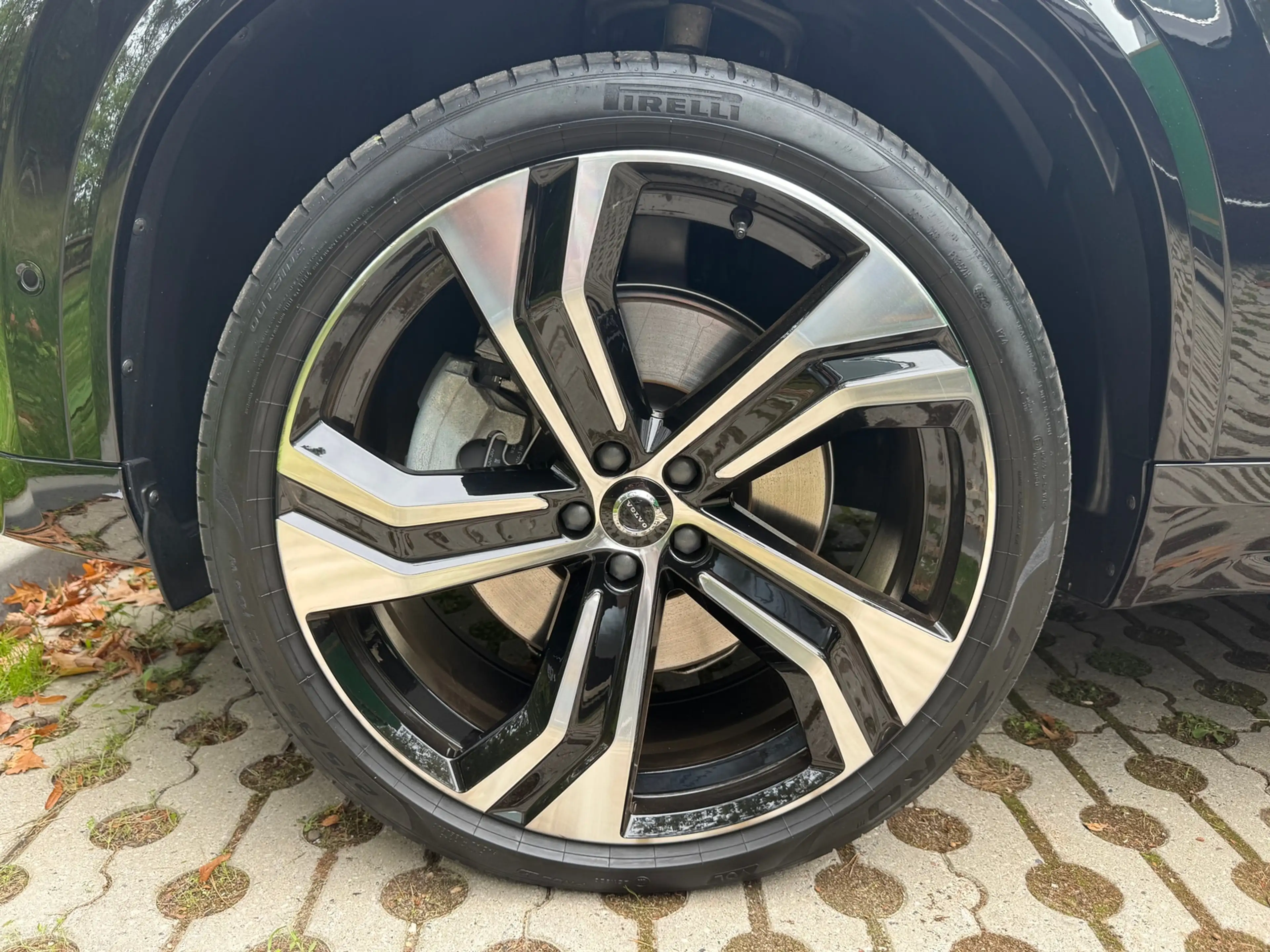 Volvo XC90 2.0 T8 Plug-in hybrid AWD Ultra Dark — photo 6