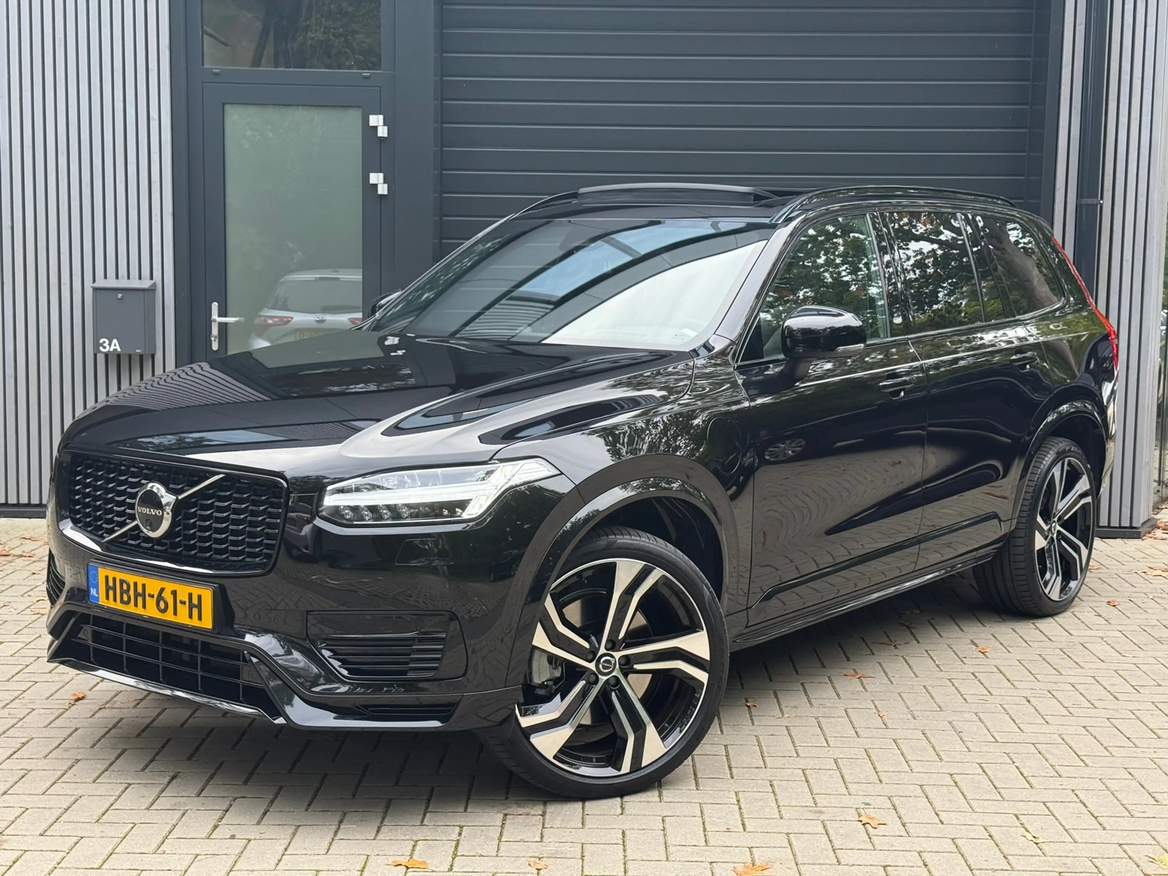 Volvo XC90 2.0 T8 Plug-in hybrid AWD Ultra Dark — photo 4