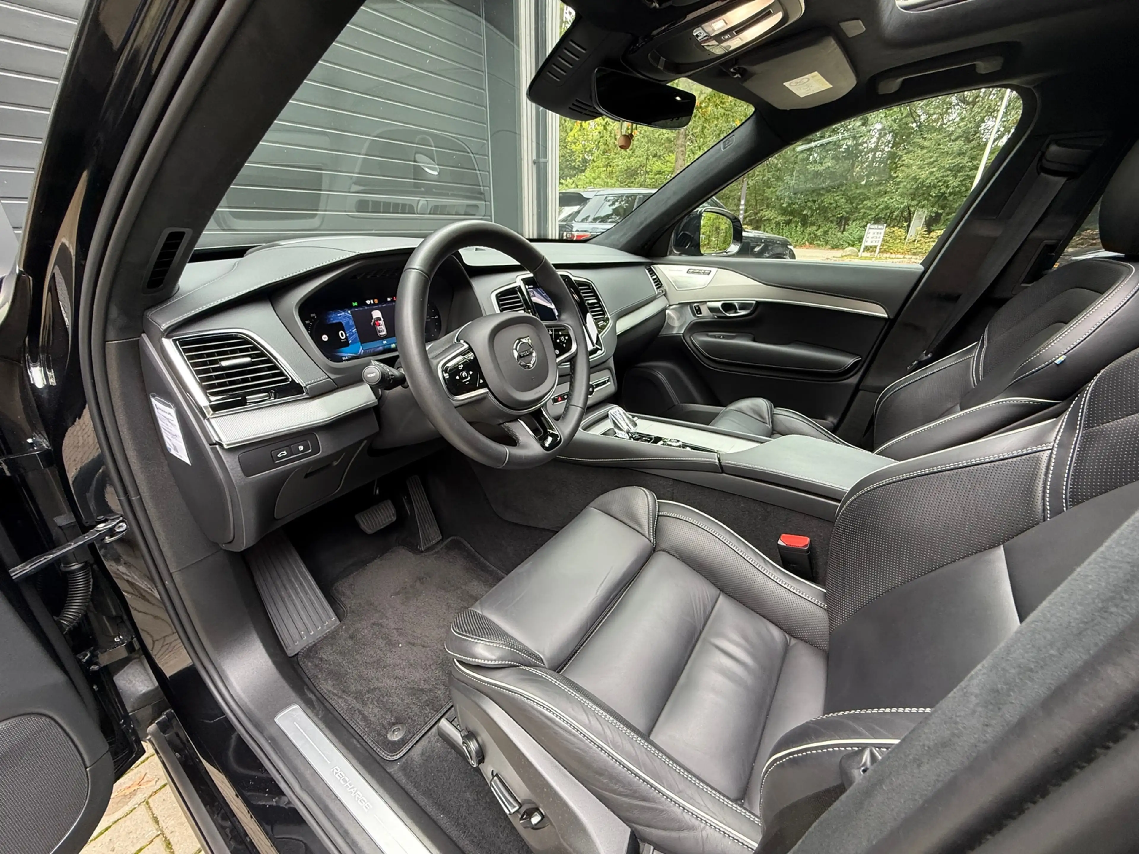 Volvo XC90 2.0 T8 Plug-in hybrid AWD Ultra Dark — photo 12