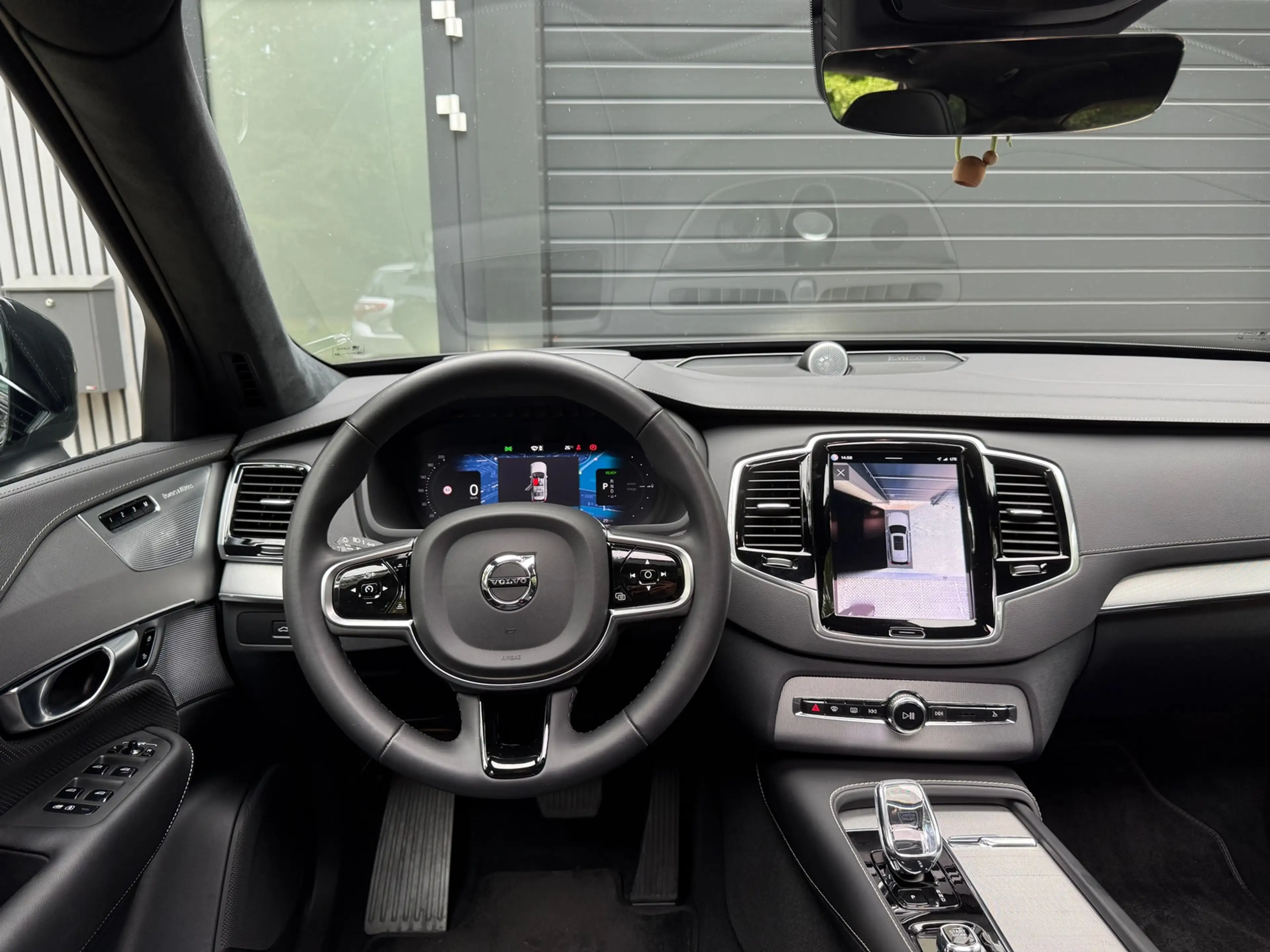 Volvo XC90 2.0 T8 Plug-in hybrid AWD Ultra Dark — photo 13