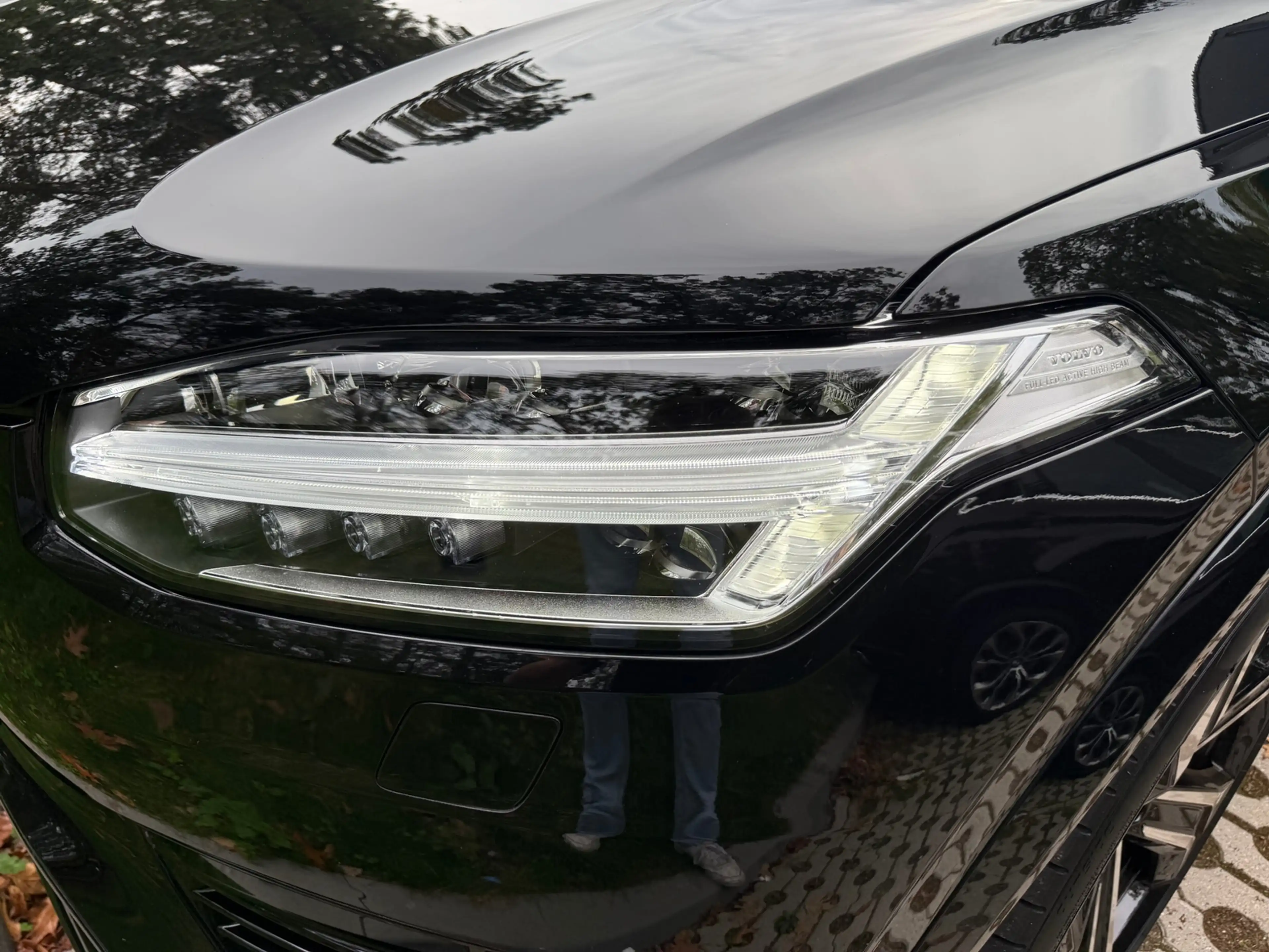 Volvo XC90 2.0 T8 Plug-in hybrid AWD Ultra Dark — photo 3