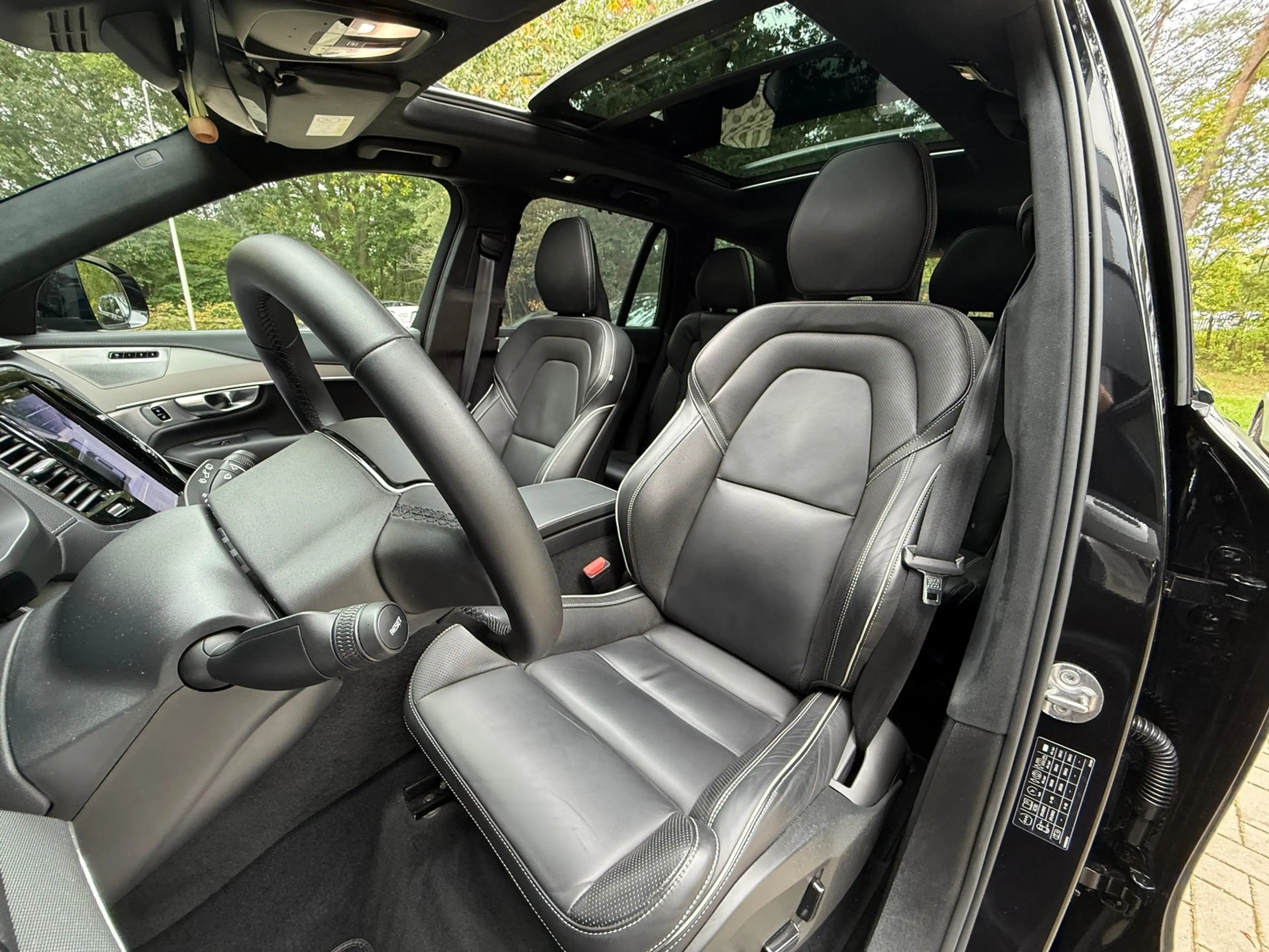 Volvo XC90 2.0 T8 Plug-in hybrid AWD Ultra Dark — photo 10