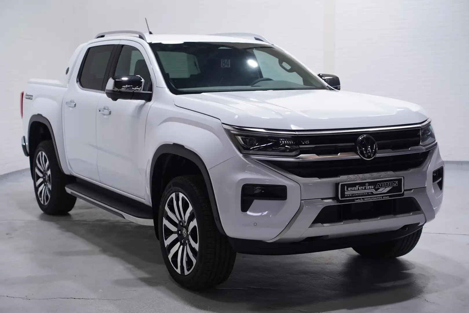 Volkswagen Amarok 3.0 TDI V6 240 pk Aventura Elek. Rolkoffer 21" LMV Wit - 2