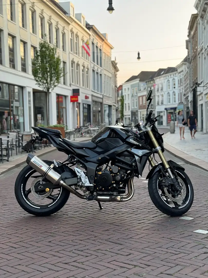 Suzuki GSR 750 GSR 750 Tour met Dominator Чёрный - 1