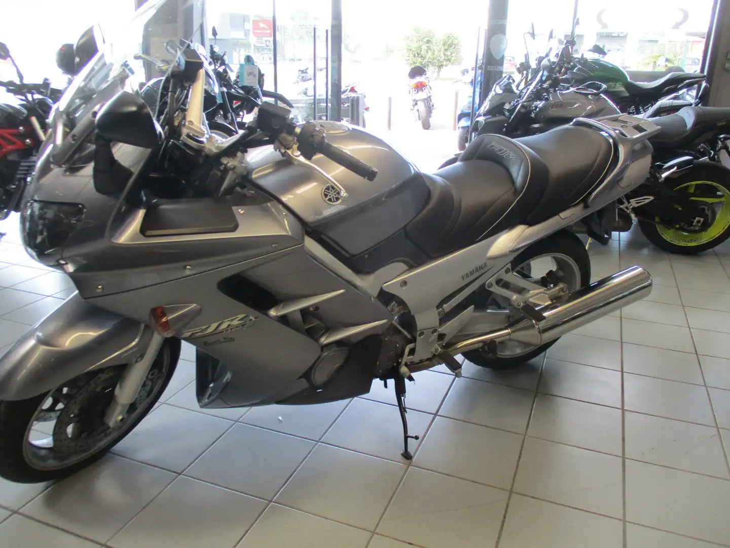 Yamaha FJR 1300 Серебристый - 1