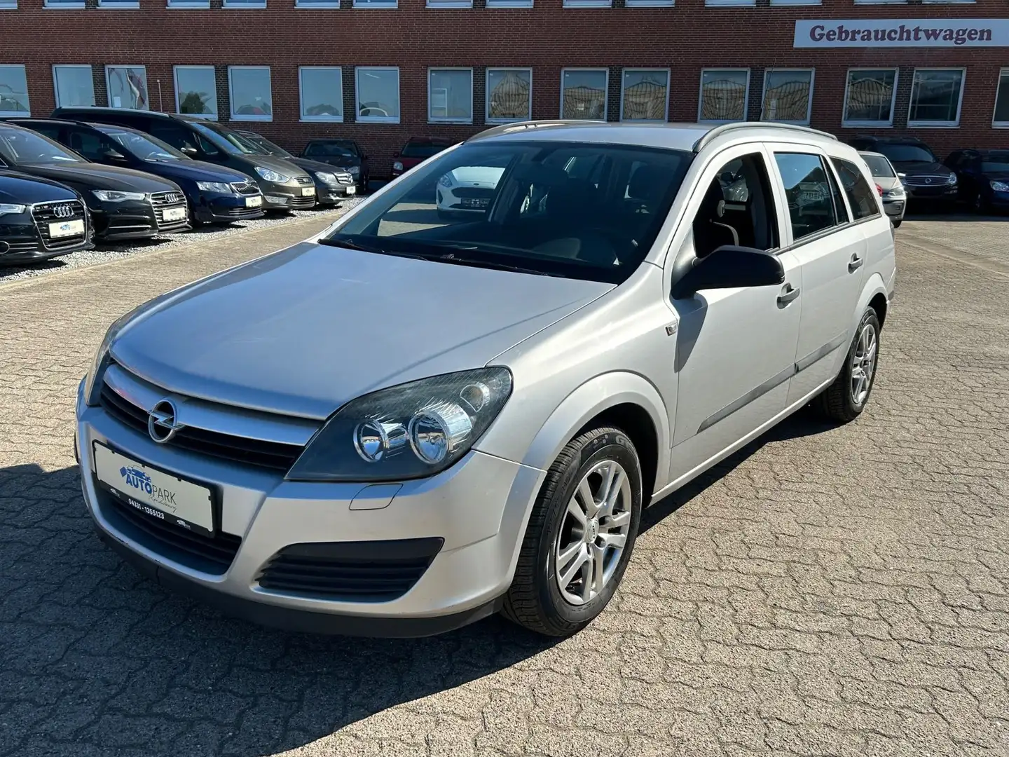 Opel Astra H Caravan Basis Silber - 1