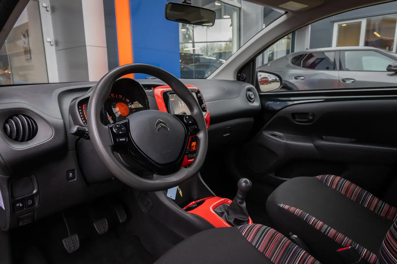 Citroen C1 1.0 e-VTi Airscape Feel | Elektrisch vouwdak | Cli Zwart - 2