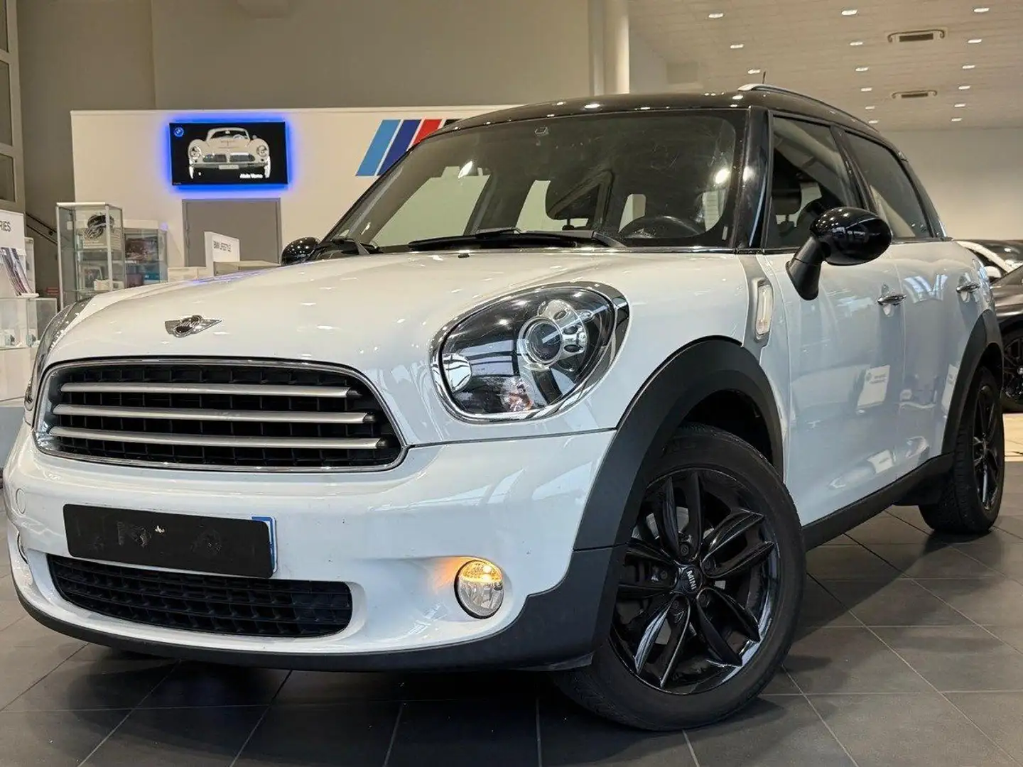 MINI Cooper Countryman Cooper D ALL4 Boite Auto 4 roues Motrices Weiß - 1