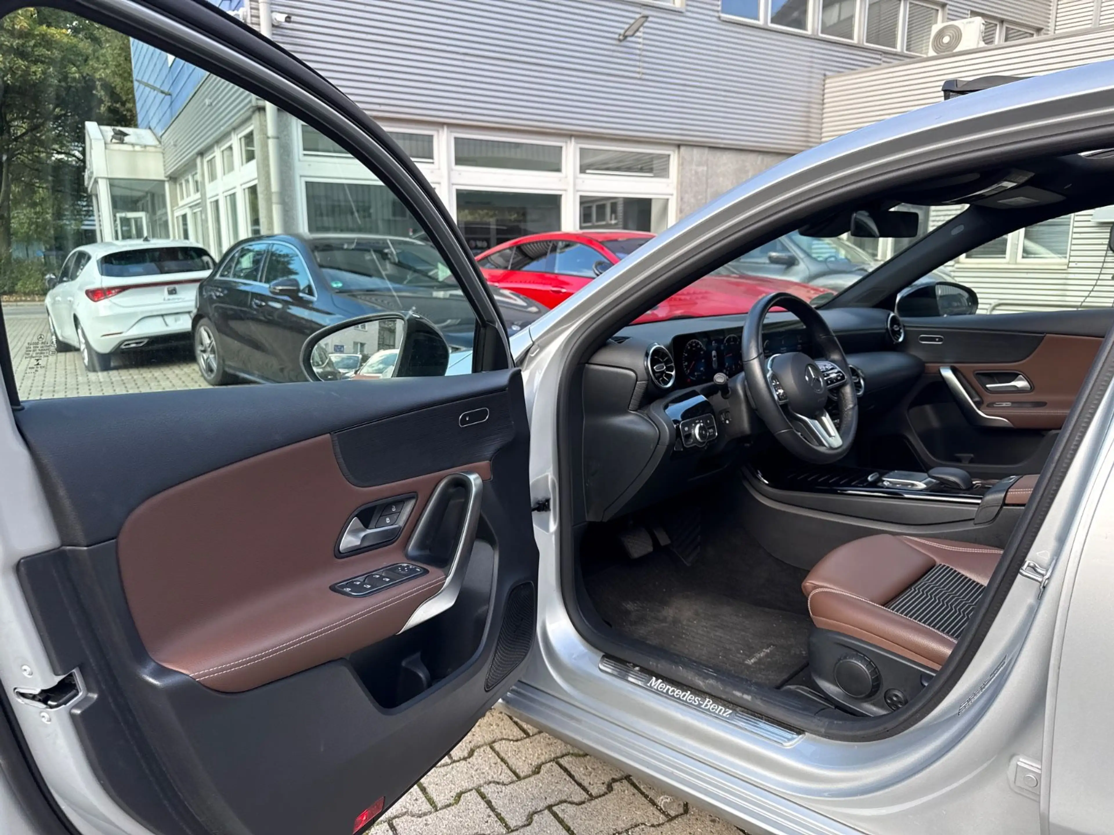 Mercedes-Benz A 200 A200 d Progressive*Night*Pano*Leder*Navi*Kamera* — photo 6
