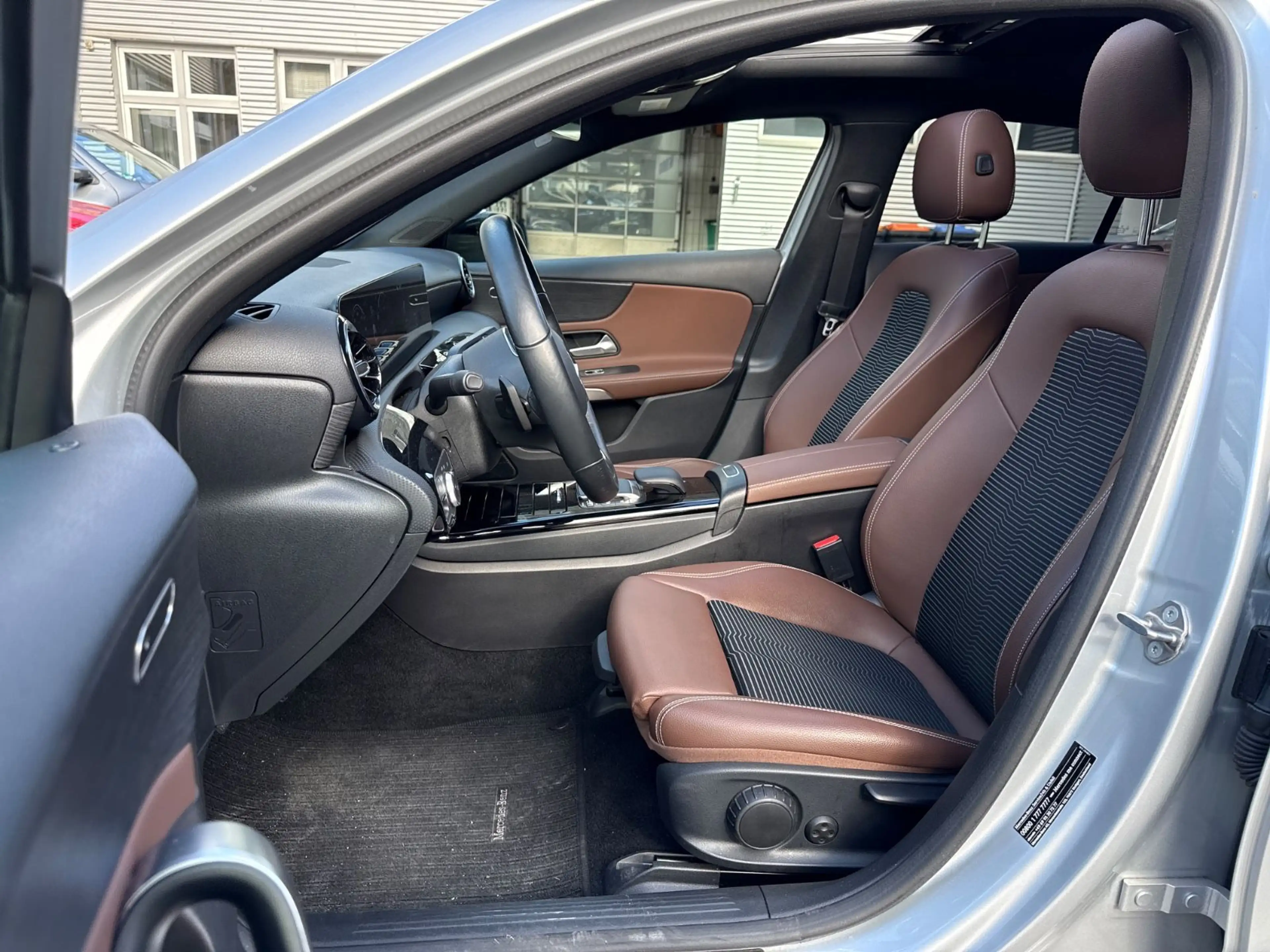 Mercedes-Benz A 200 A200 d Progressive*Night*Pano*Leder*Navi*Kamera* — photo 7