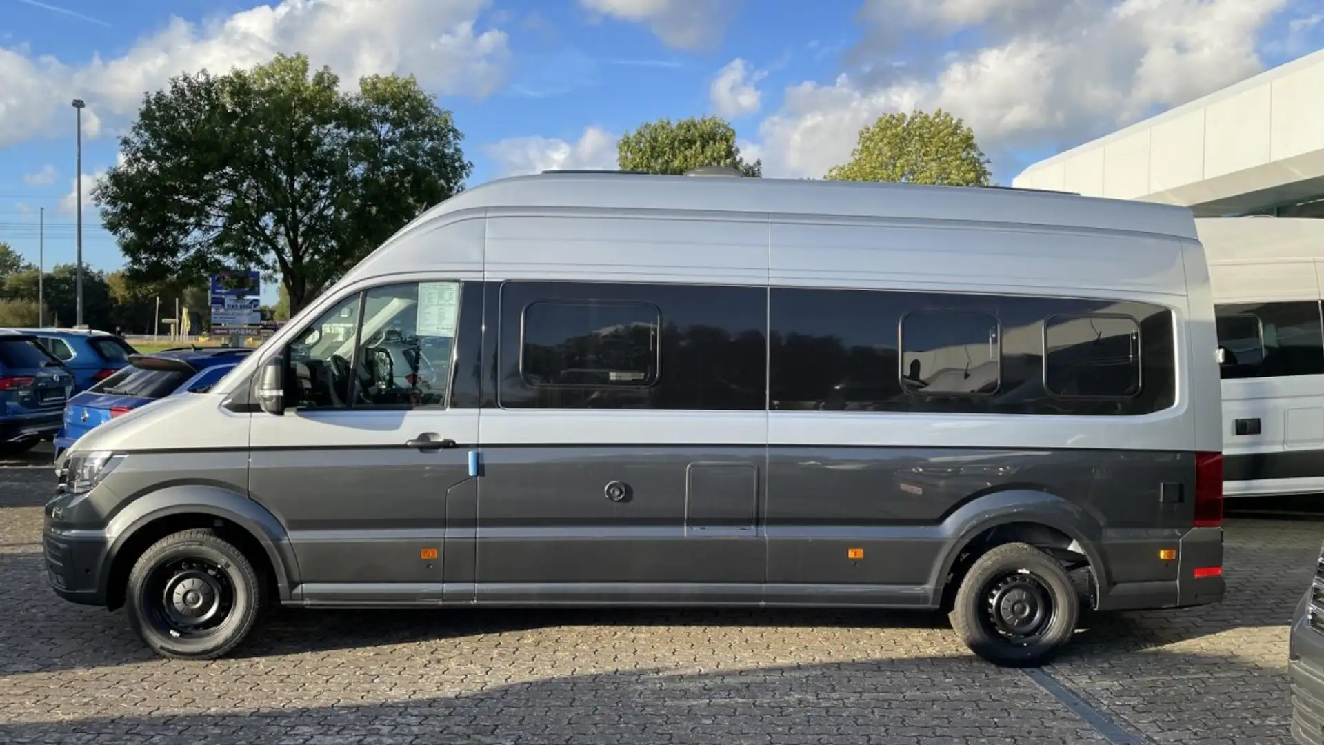 Volkswagen Crafter Grand California 680 Solar Navi Markise Klima Argent - 2