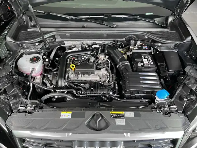 Audi Q2 view 11
