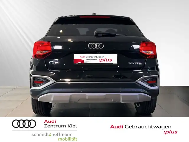 Audi Q2 view 5