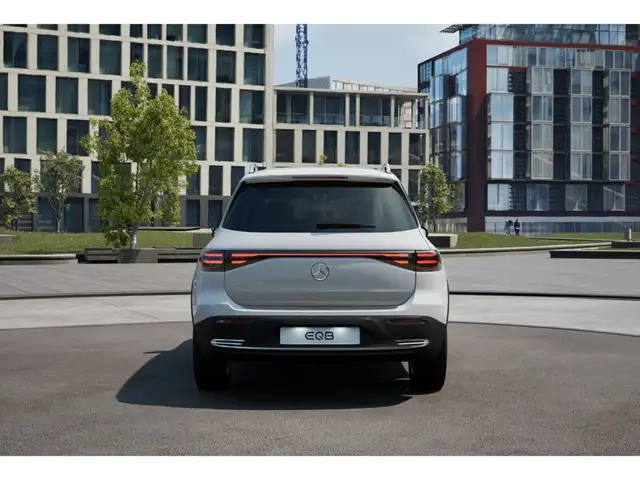 Mercedes-Benz Eqb view 6