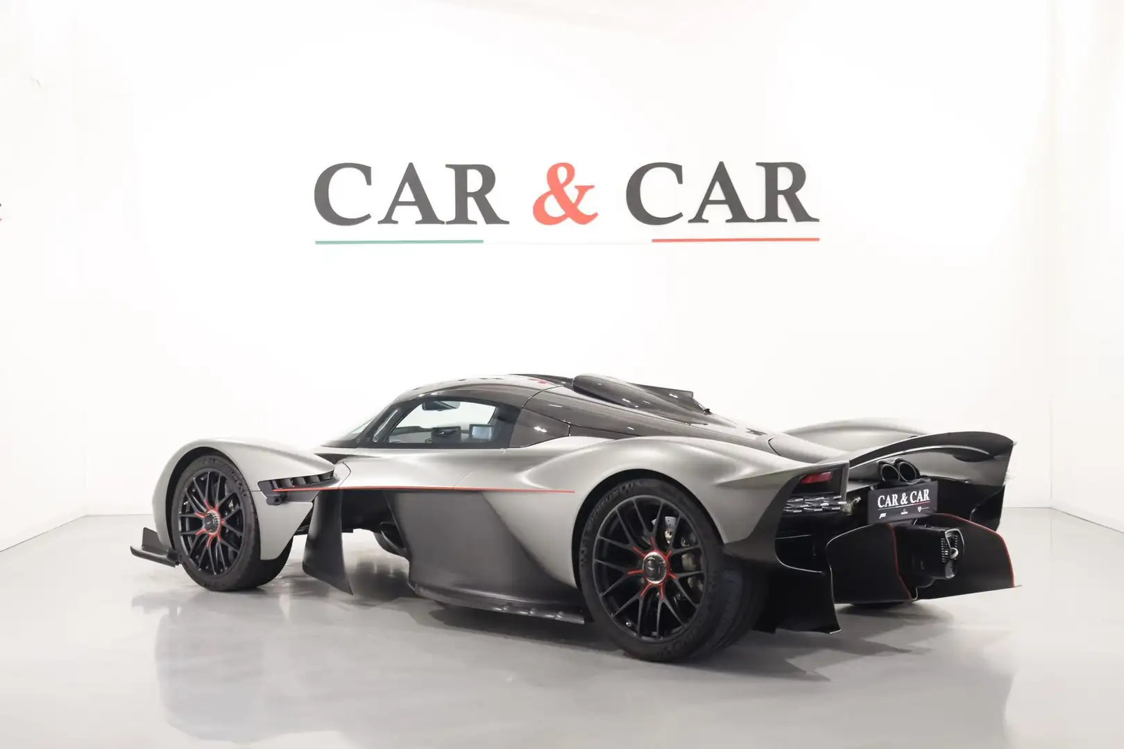 Aston Martin Valkyrie 1 of 150 - Gri - 2
