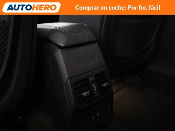 BMW Serie 1 2020, foto 36