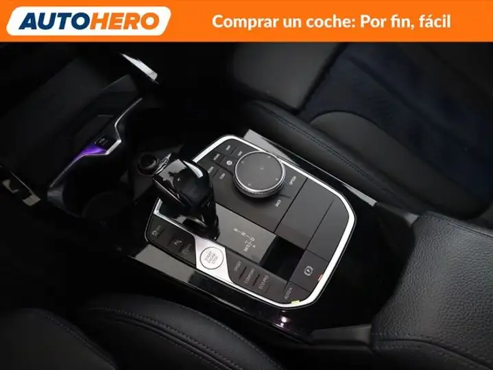 BMW Serie 1 2020, foto 29