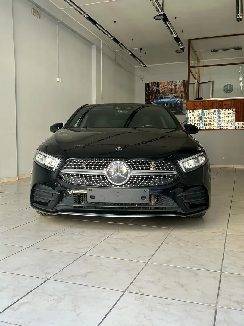 Mercedes-Benz A 180 d Premium auto Schwarz - 1