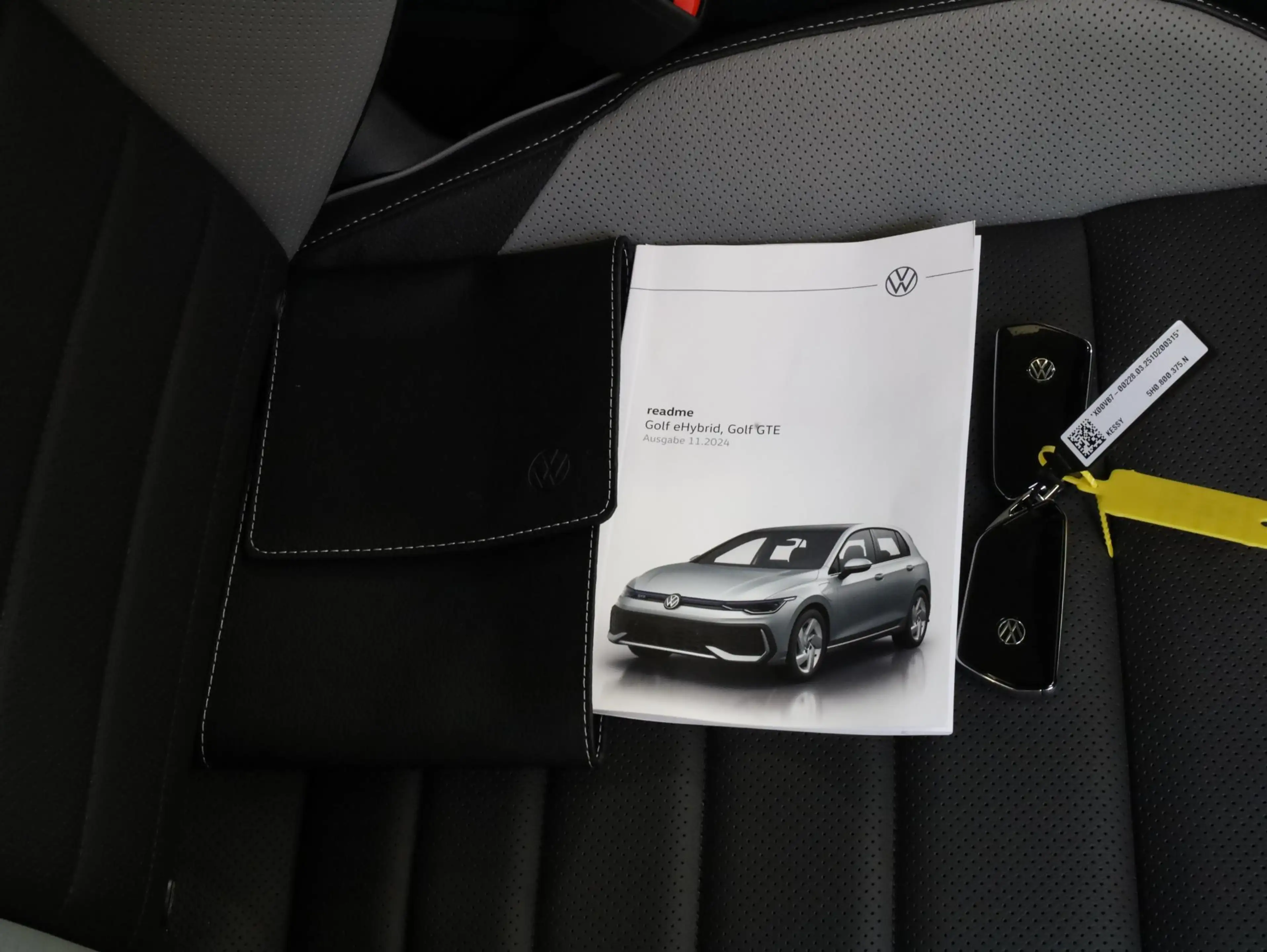 Volkswagen Golf GTE 1.5 eHybrid 272PK | Panodak | Leer | 19"Inch | Bla — photo 23