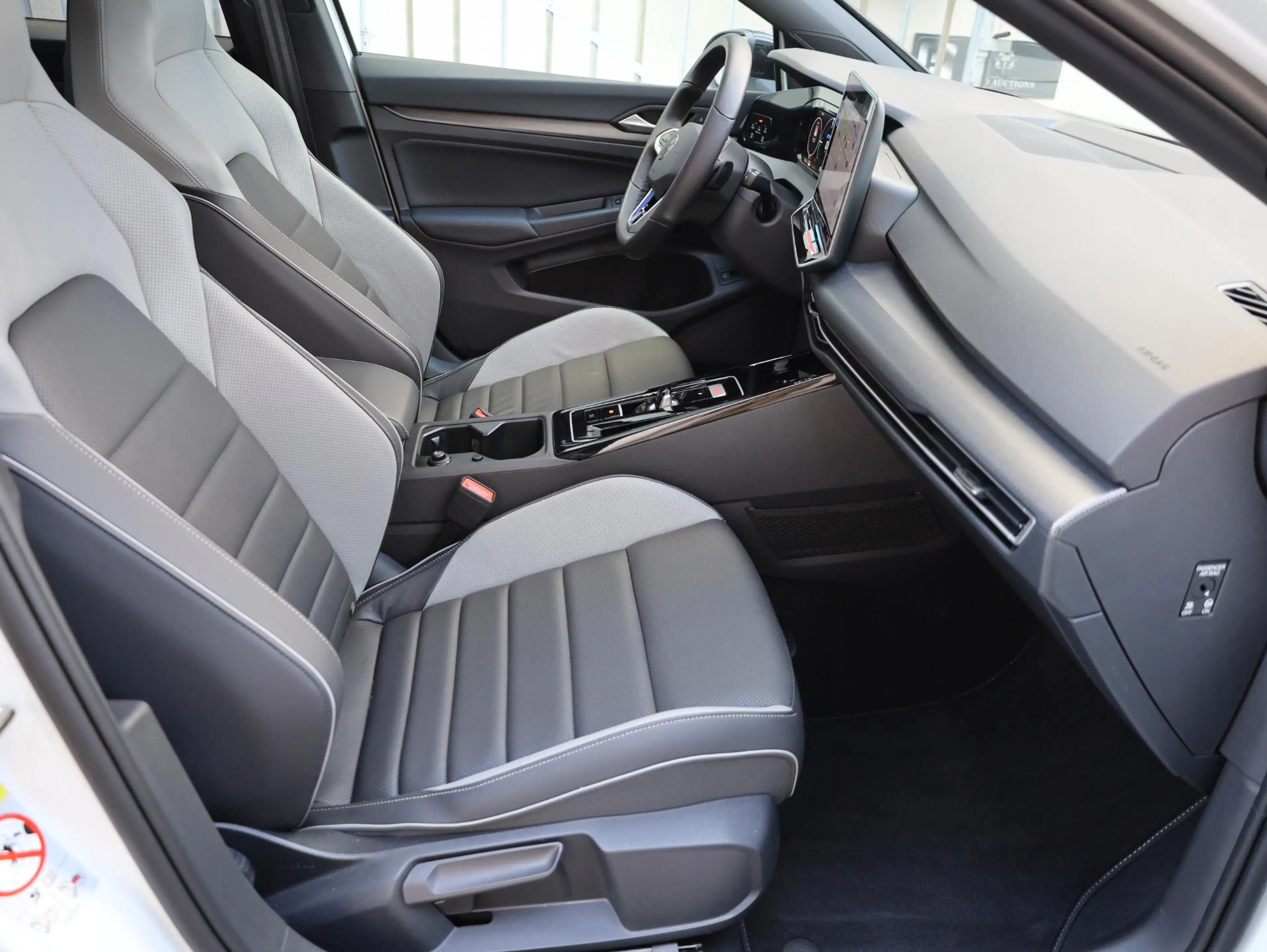 Volkswagen Golf GTE 1.5 eHybrid 272PK | Panodak | Leer | 19"Inch | Bla — photo 40