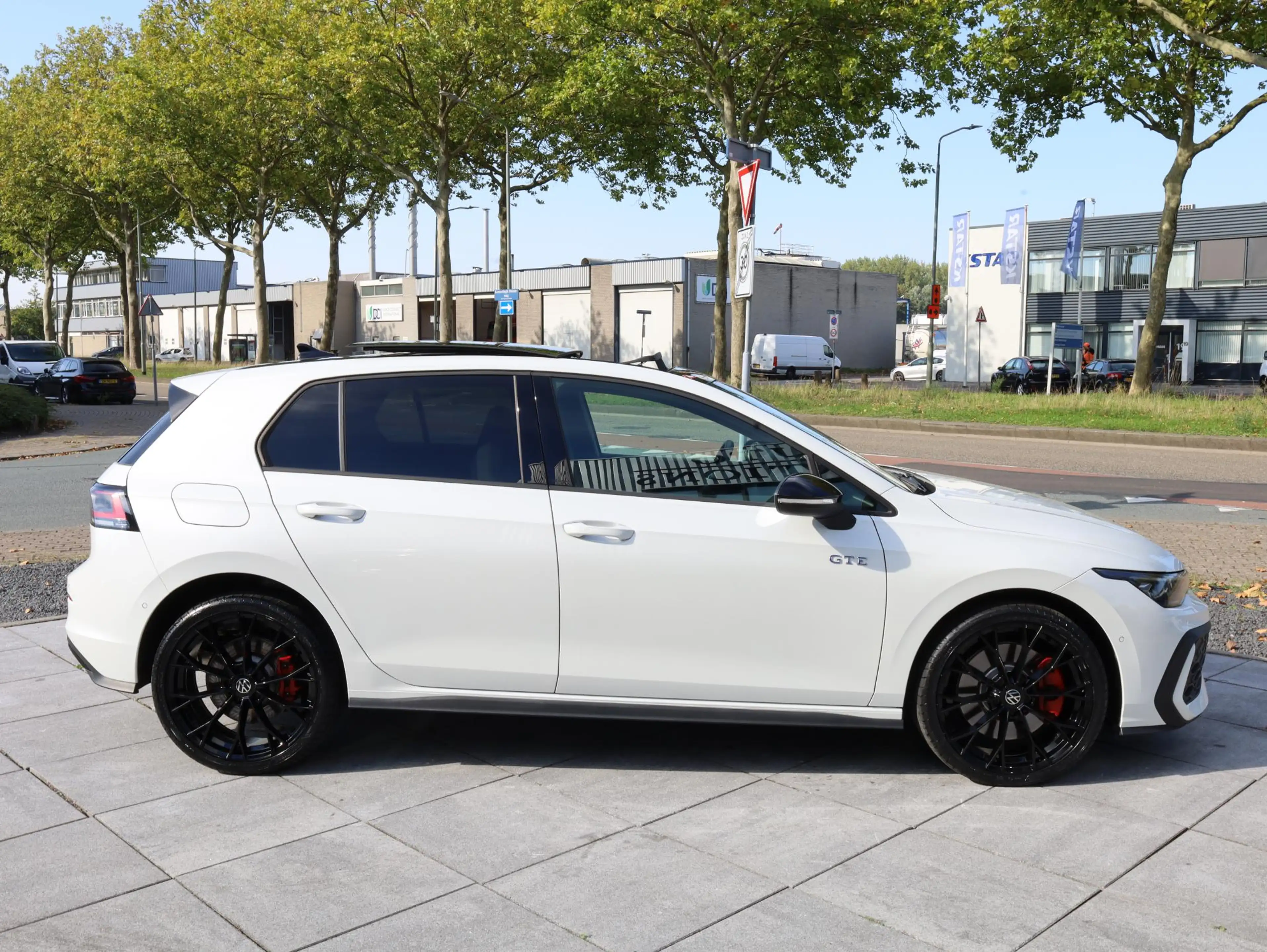 Volkswagen Golf GTE 1.5 eHybrid 272PK | Panodak | Leer | 19"Inch | Bla — photo 26