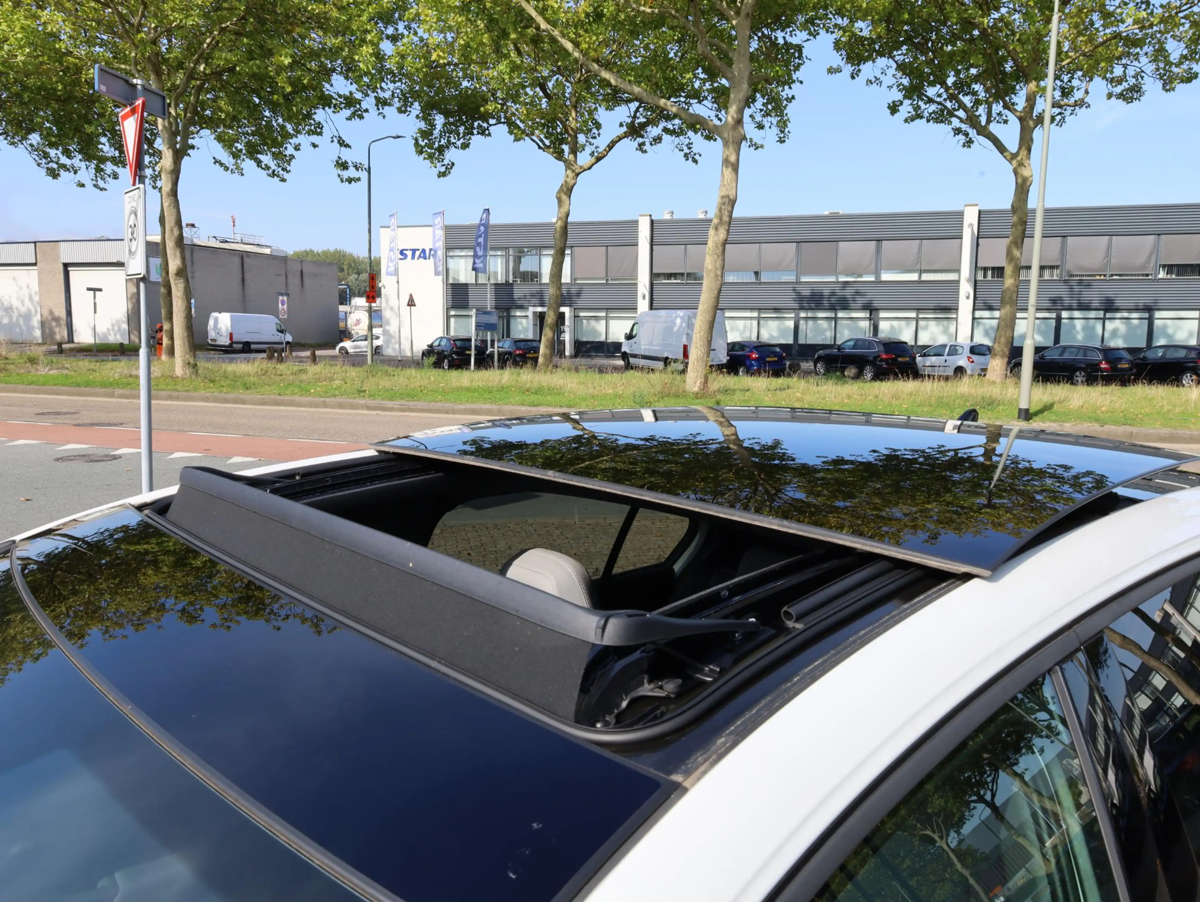 Volkswagen Golf GTE 1.5 eHybrid 272PK | Panodak | Leer | 19"Inch | Bla — photo 6
