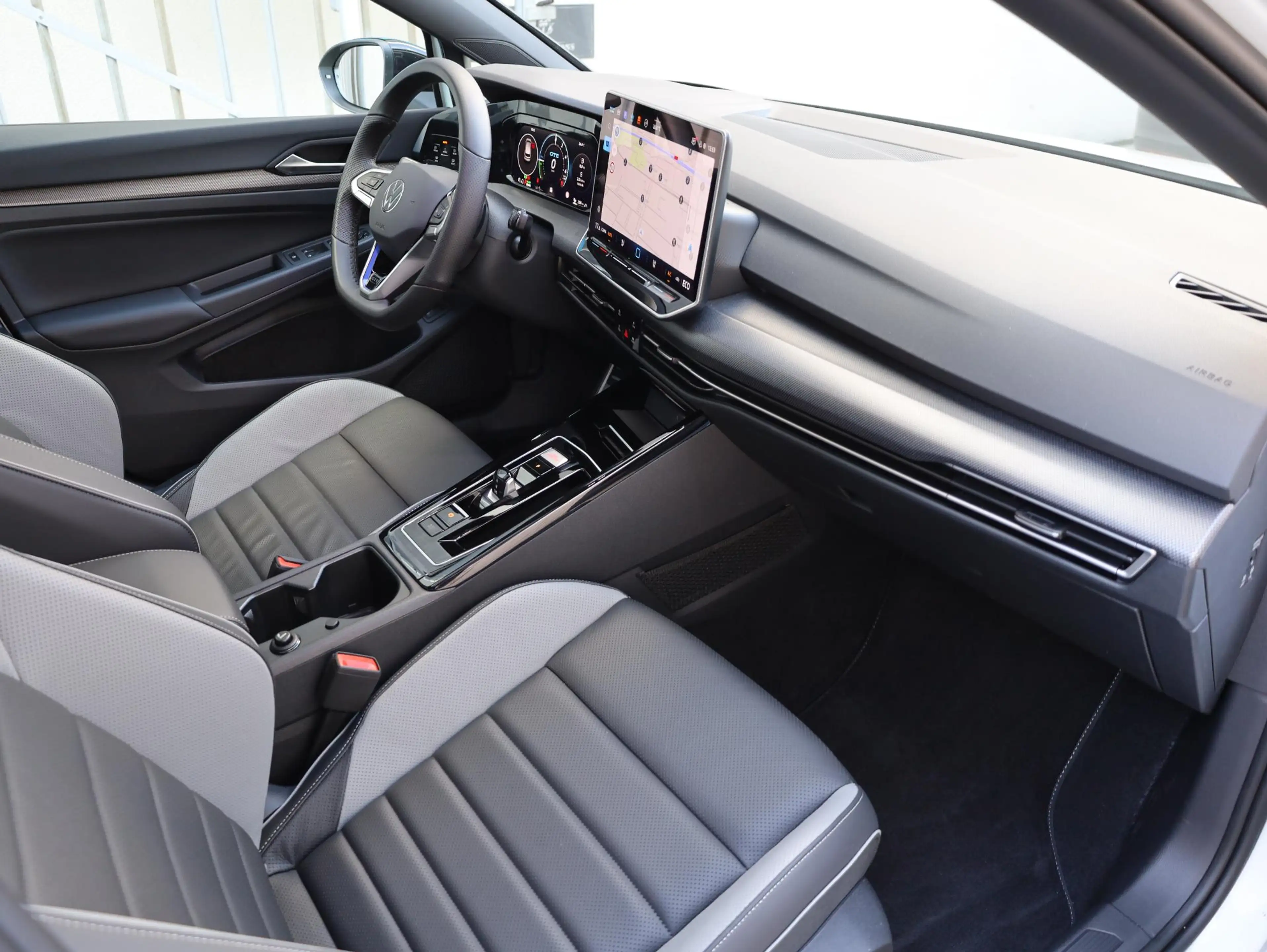 Volkswagen Golf GTE 1.5 eHybrid 272PK | Panodak | Leer | 19"Inch | Bla — photo 41