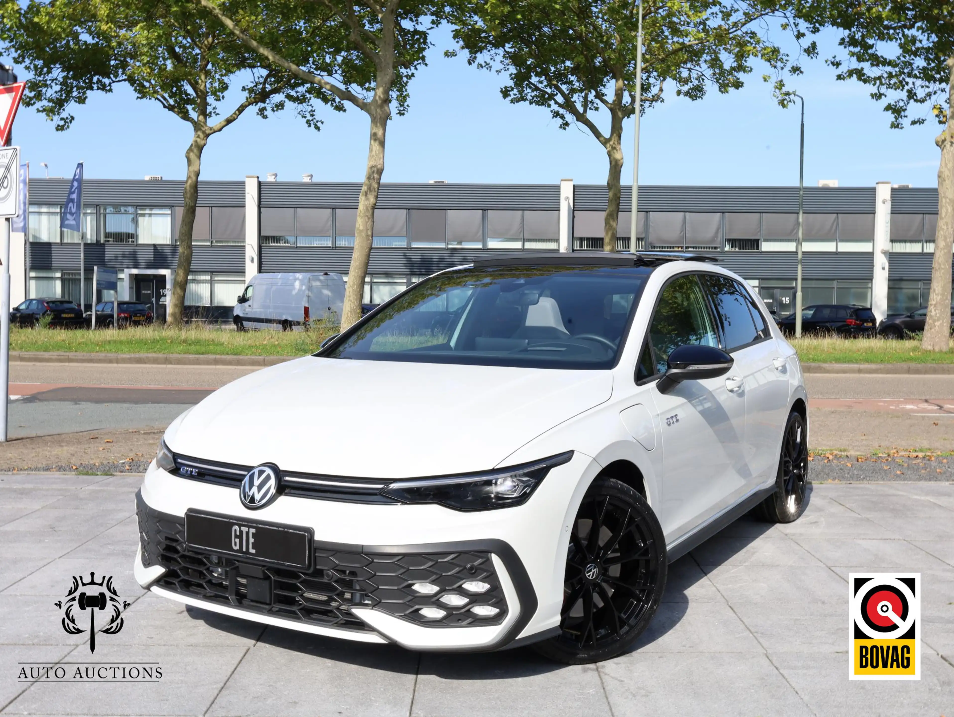 Volkswagen Golf GTE 1.5 eHybrid 272PK | Panodak | Leer | 19"Inch | Bla