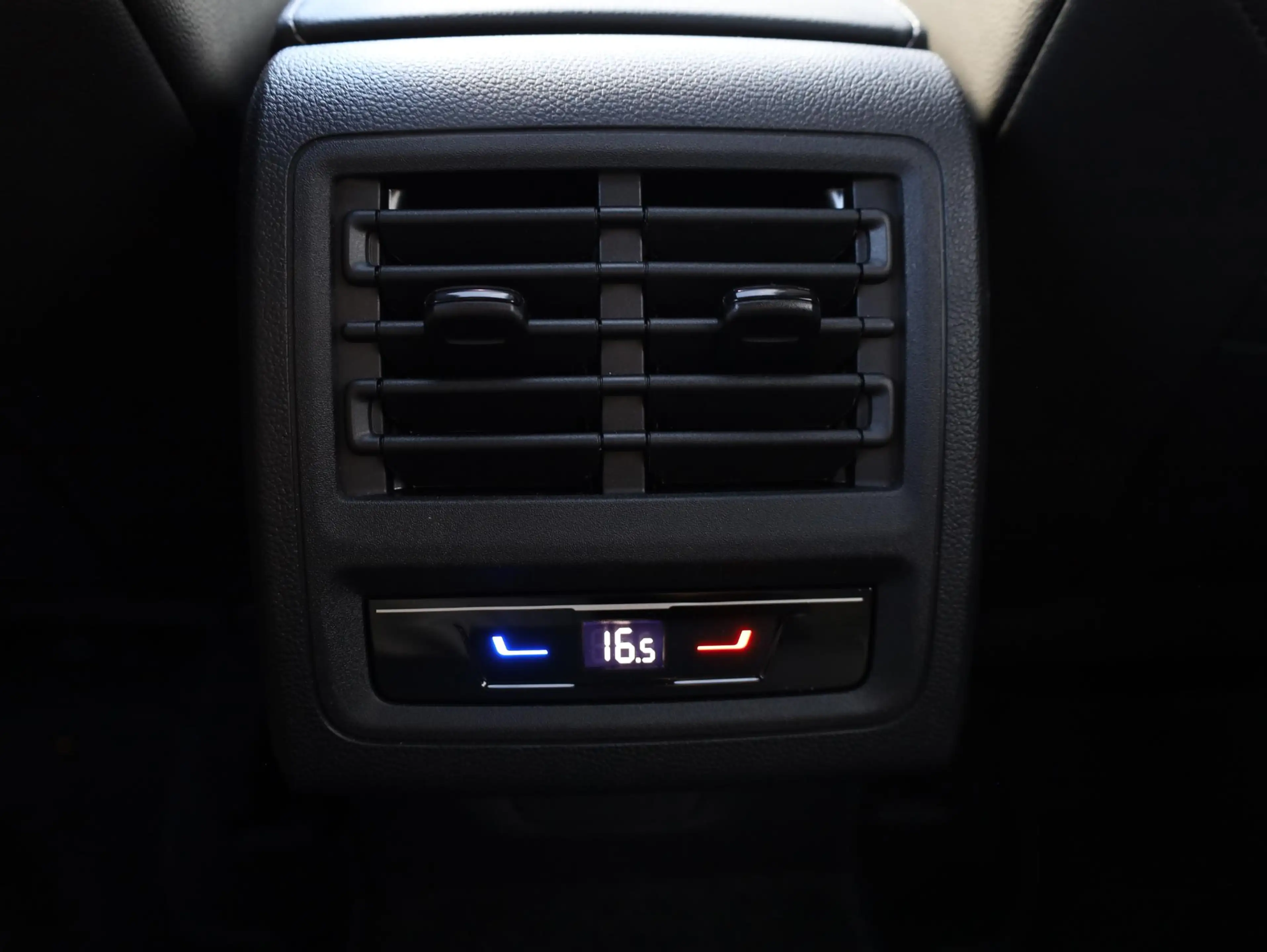 Volkswagen Golf GTE 1.5 eHybrid 272PK | Panodak | Leer | 19"Inch | Bla — photo 32