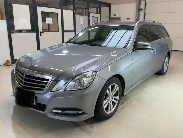 Mercedes-Benz E 200 E 200 CGI BlueEfficiency-Automatik-LPG!