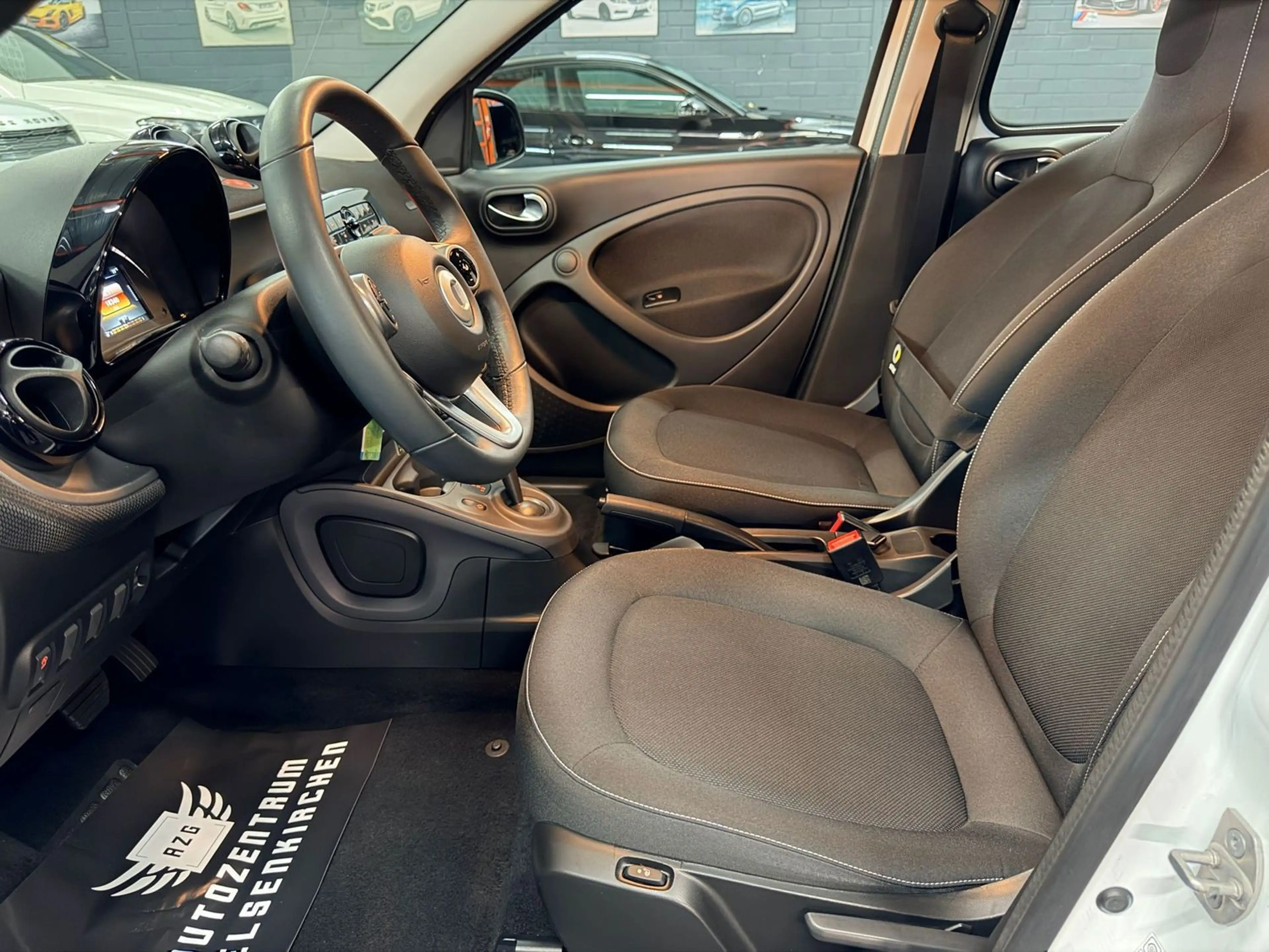 smart forFour forFour passion 66 kW cool&Audio/Panorama/Klim — photo 13