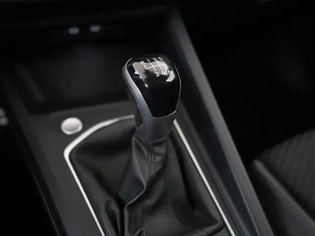 Volkswagen Golf view 11