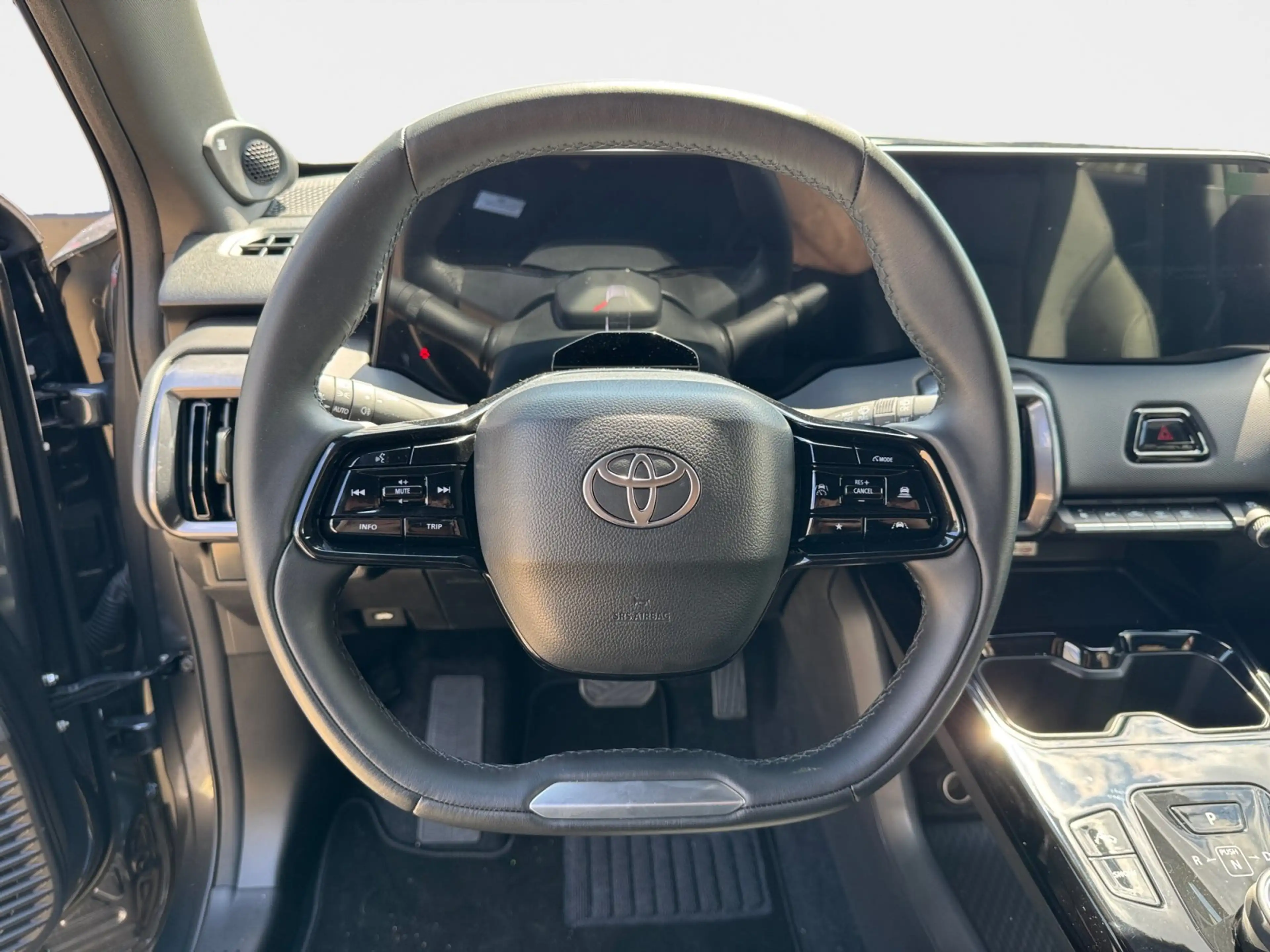 Toyota Urban Cruiser BEV 4x2 Lounge 128 kW 360 ACC AUT — photo 14