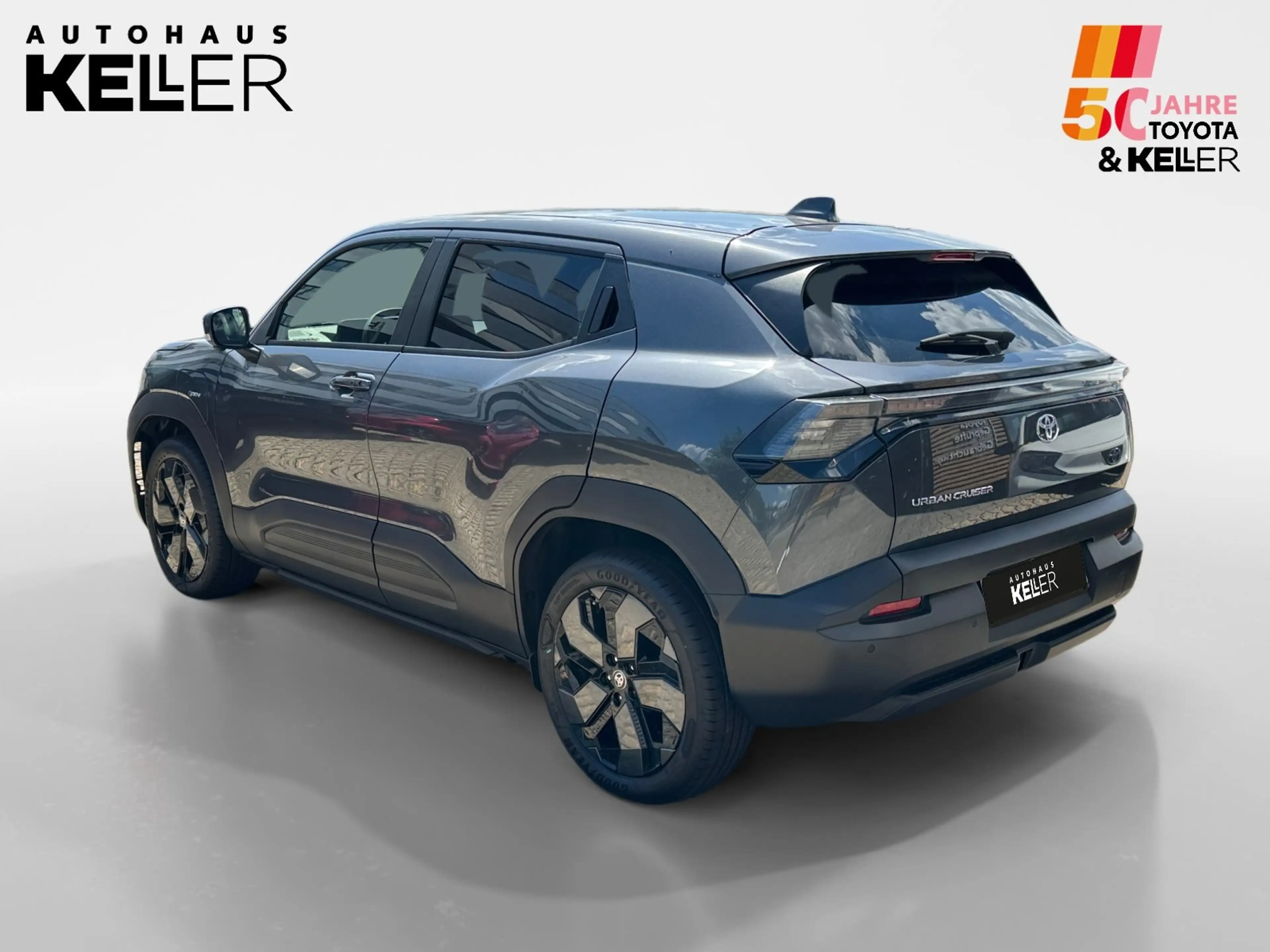 Toyota Urban Cruiser BEV 4x2 Lounge 128 kW 360 ACC AUT — photo 3