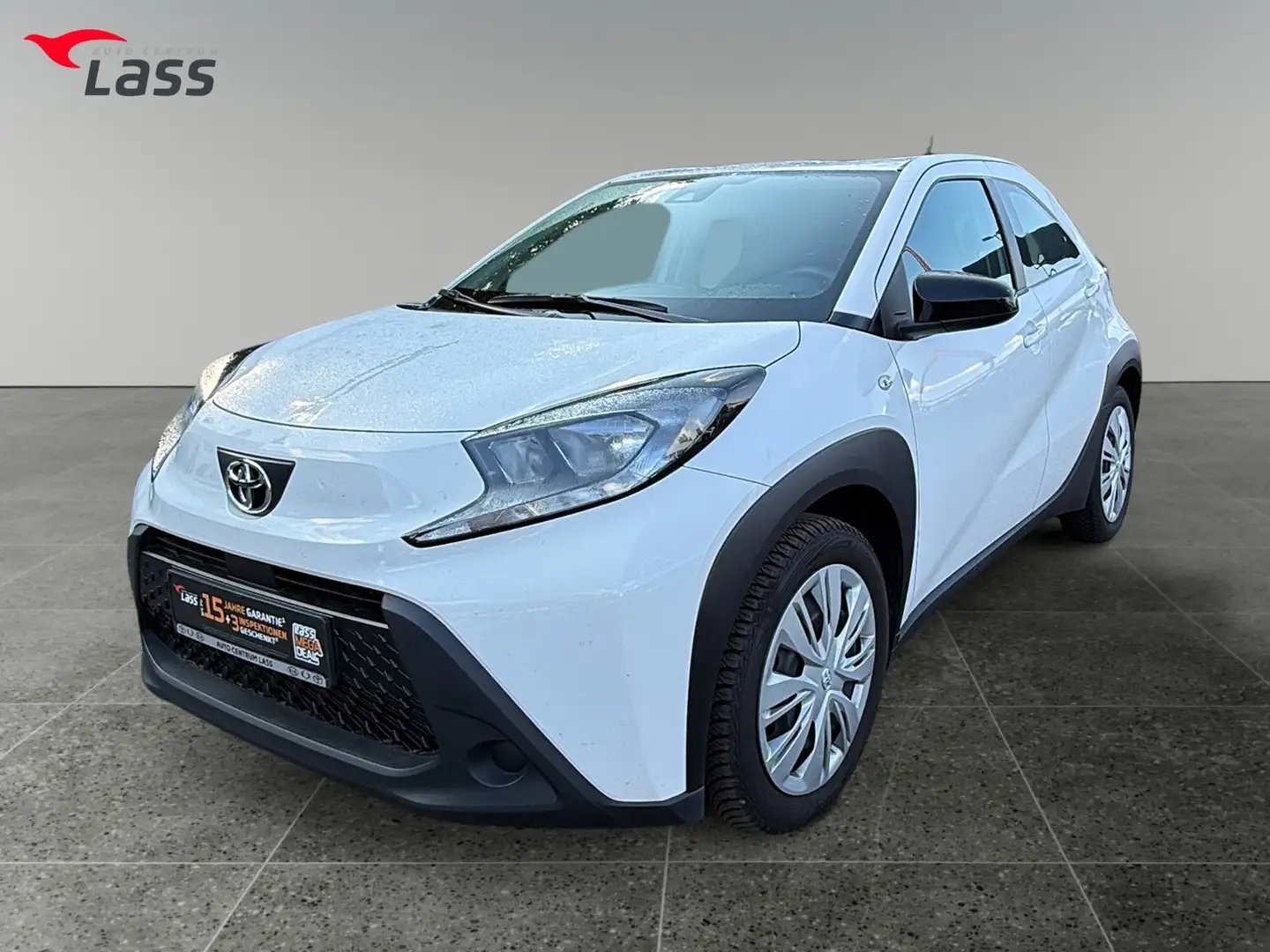Toyota Aygo 1.0 Play ACC Fernlichtass. Kam. Navi PDC Weiß - 2