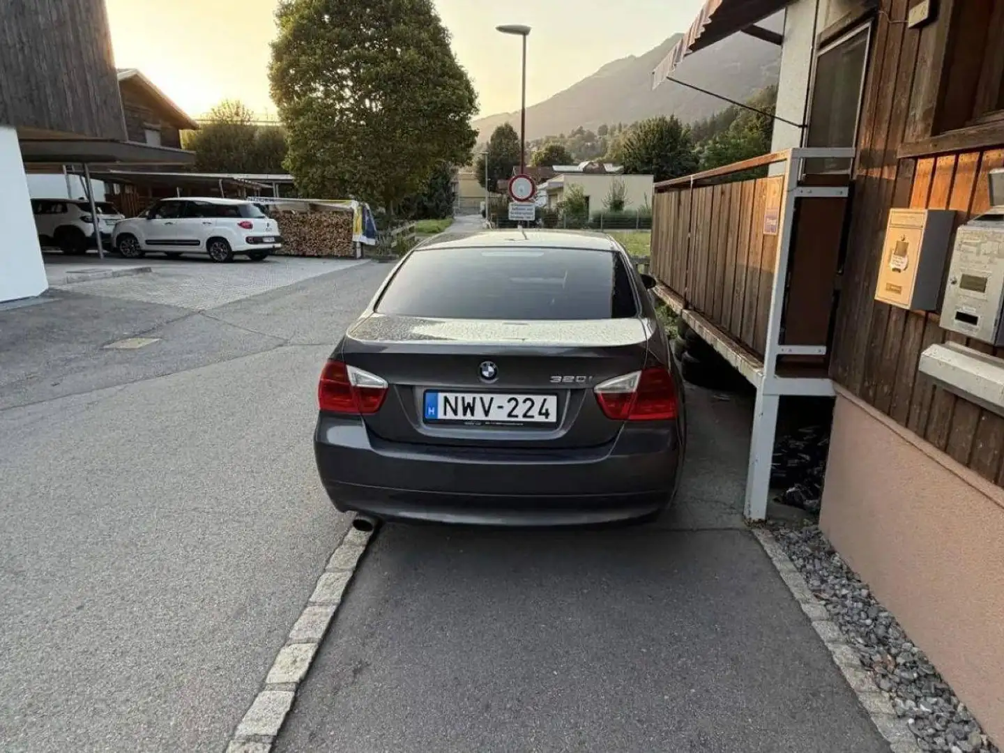 BMW 320 320i Grau - 2