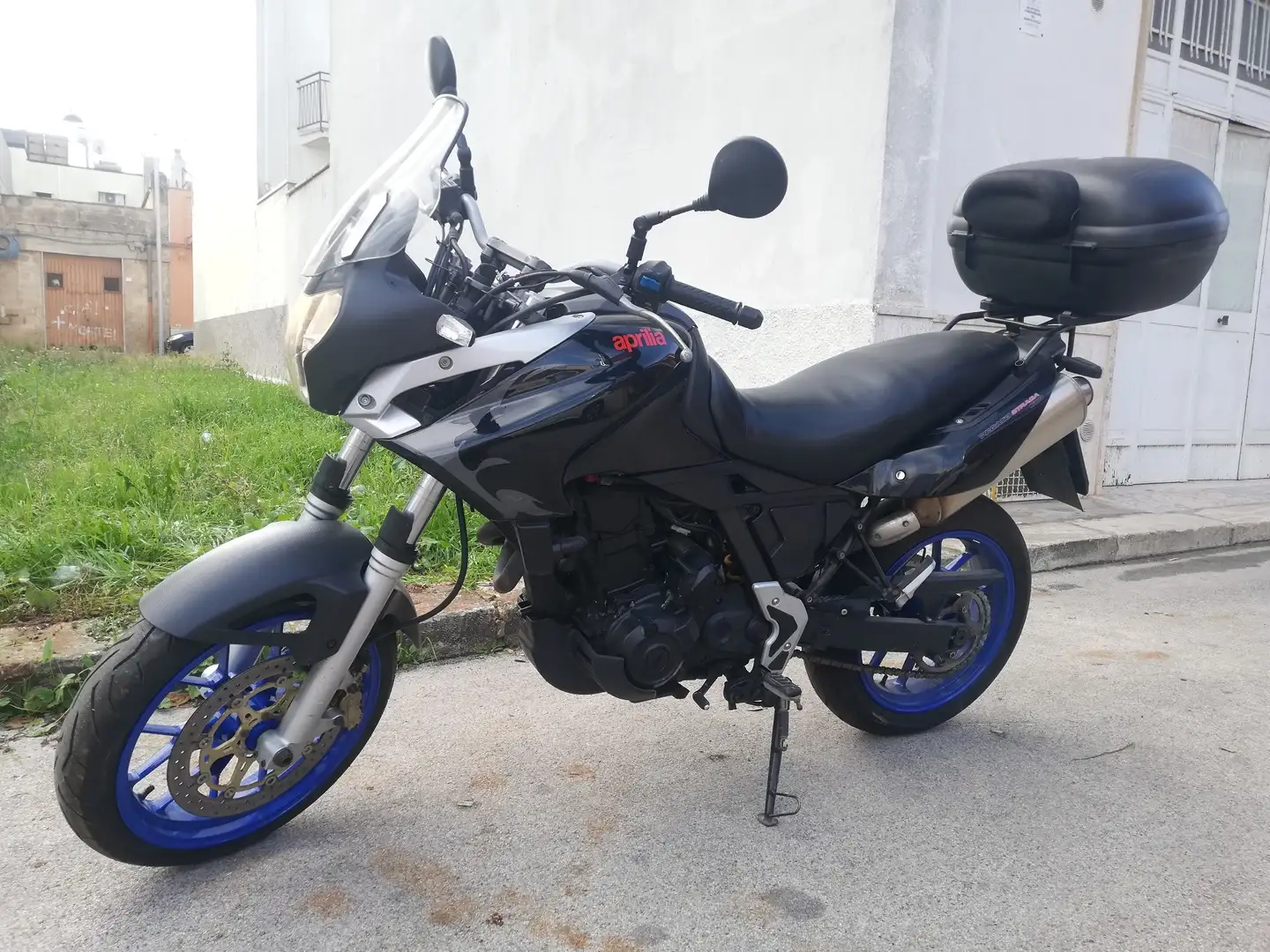Aprilia Pegaso 650 Siyah - 1