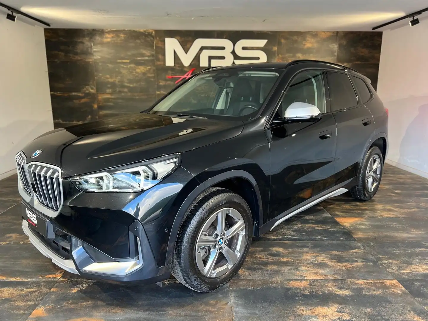 BMW X1 1.5iA sDrive18 * PACK M * CAMÉRA * GPS * CLIM Noir - 1