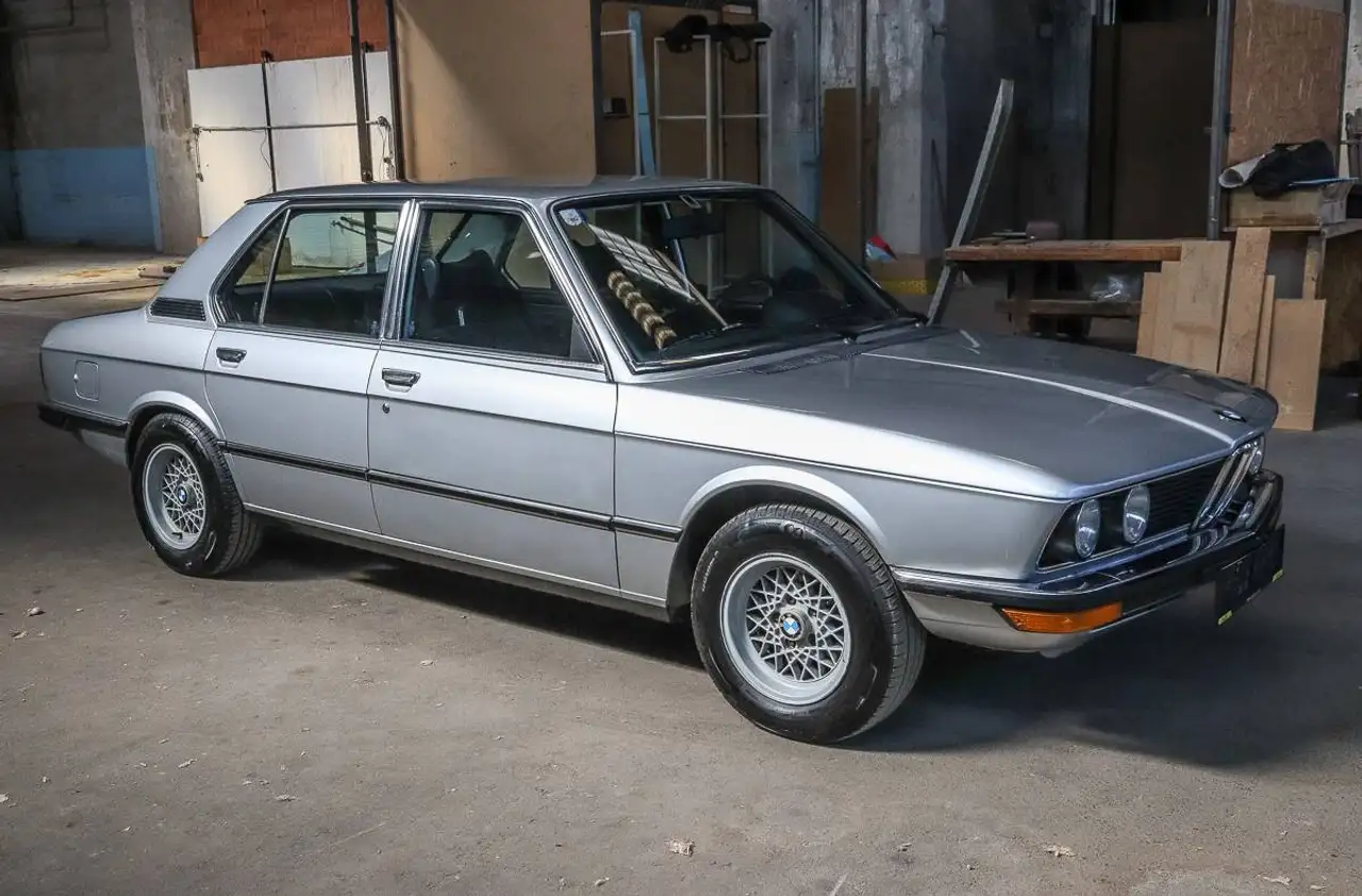 BMW 525 E12, foto 8
