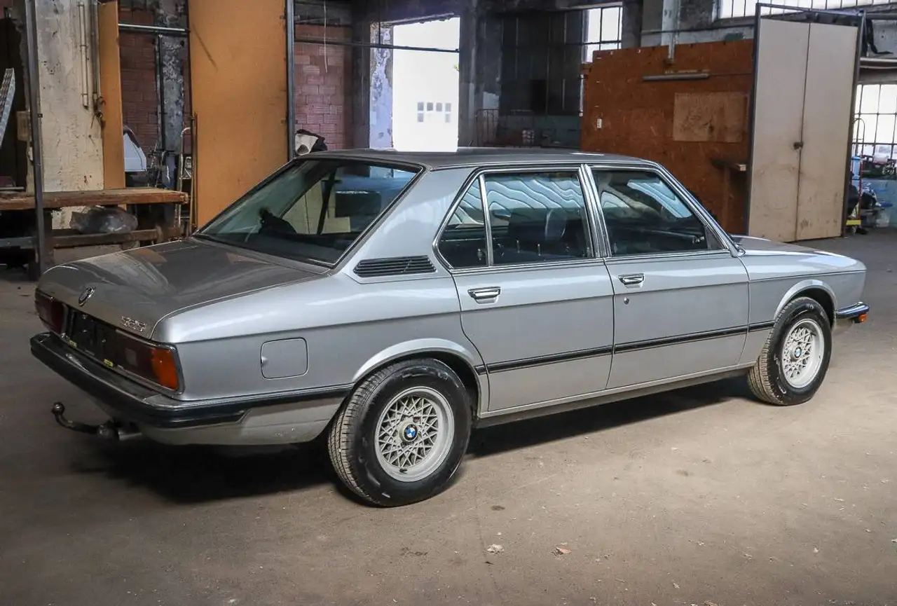 BMW 525 E12, foto 10