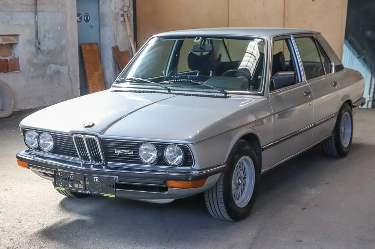 BMW 525 E12, foto 3