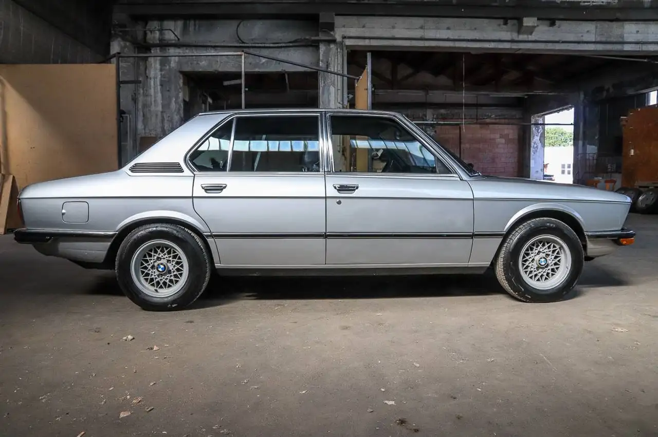 BMW 525 E12, foto 9