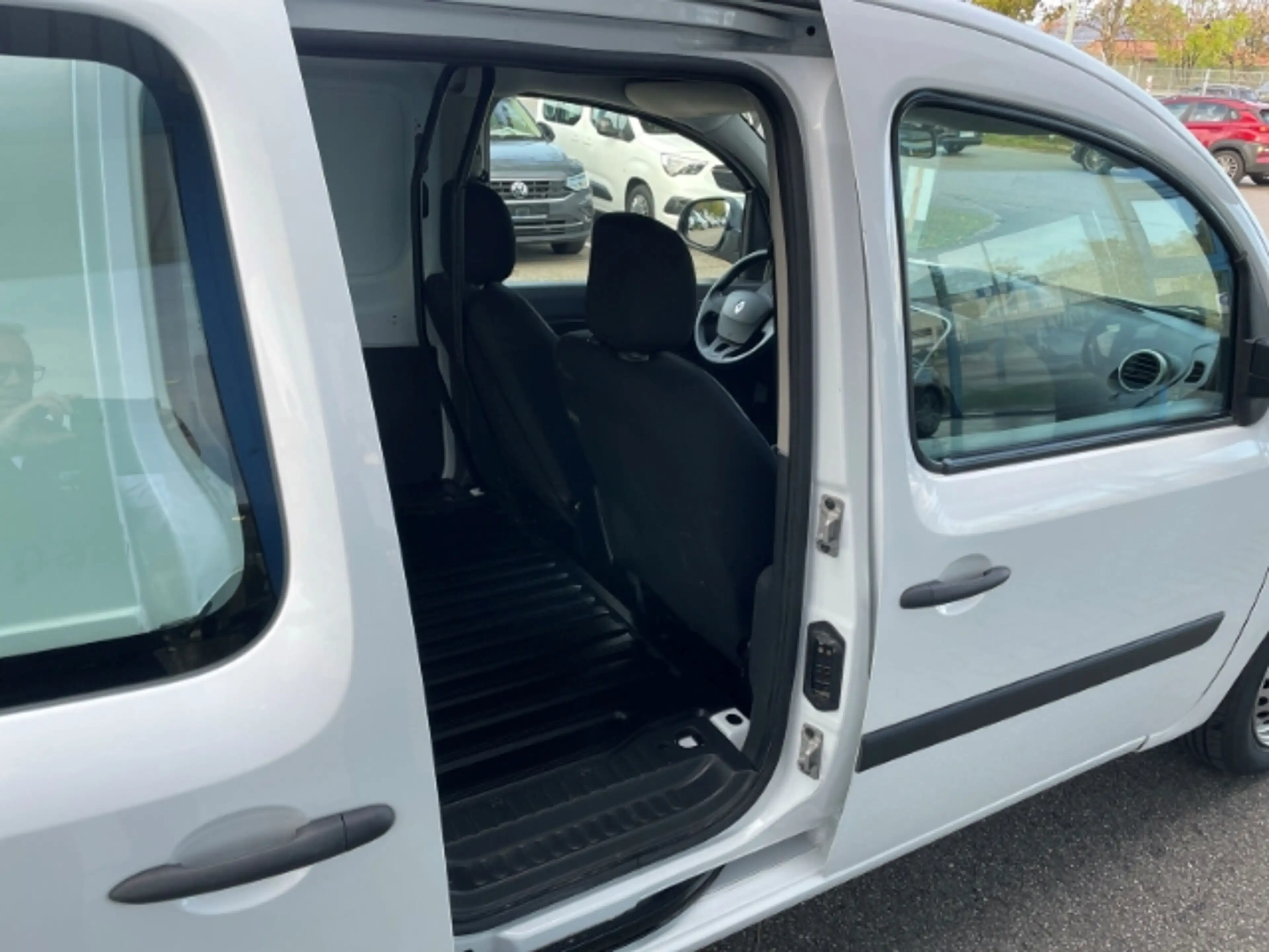 Renault Kangoo 1.5 Blue dCi 95 Extra AHK, Navi, Einparkhilfe — photo 6